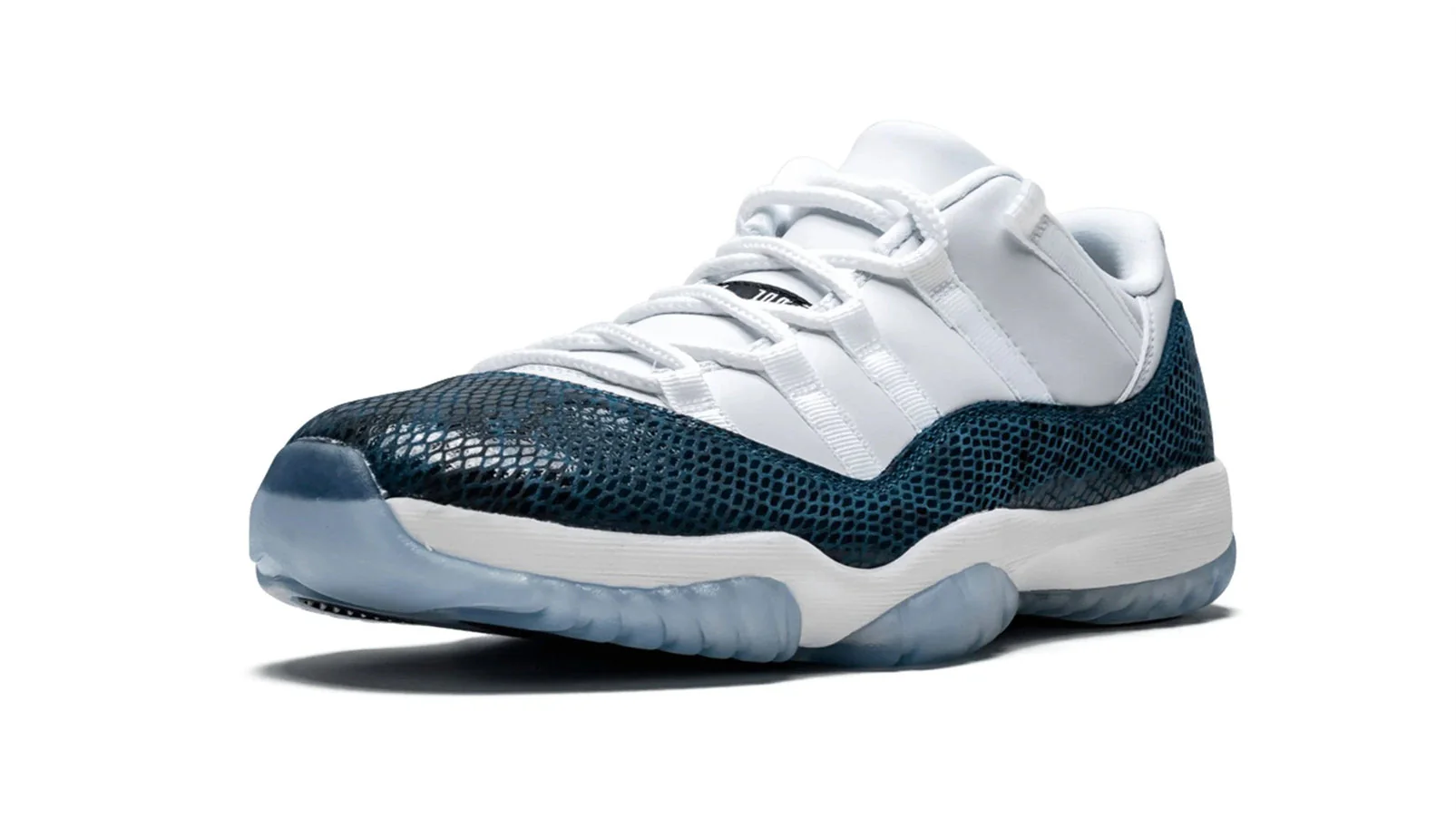 Jordan 11 Retro Low LE