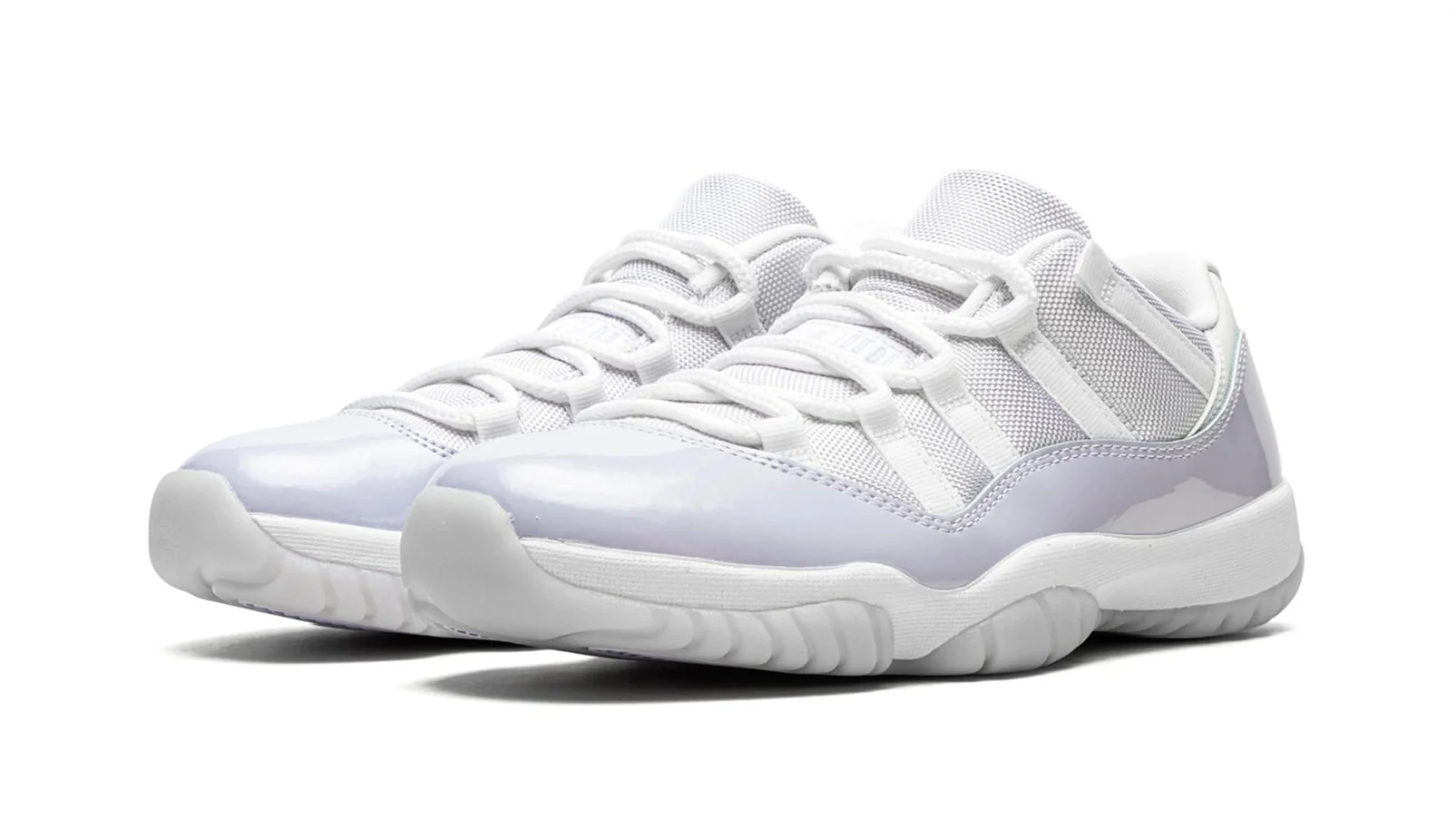 Jordan 11 LO WMNS