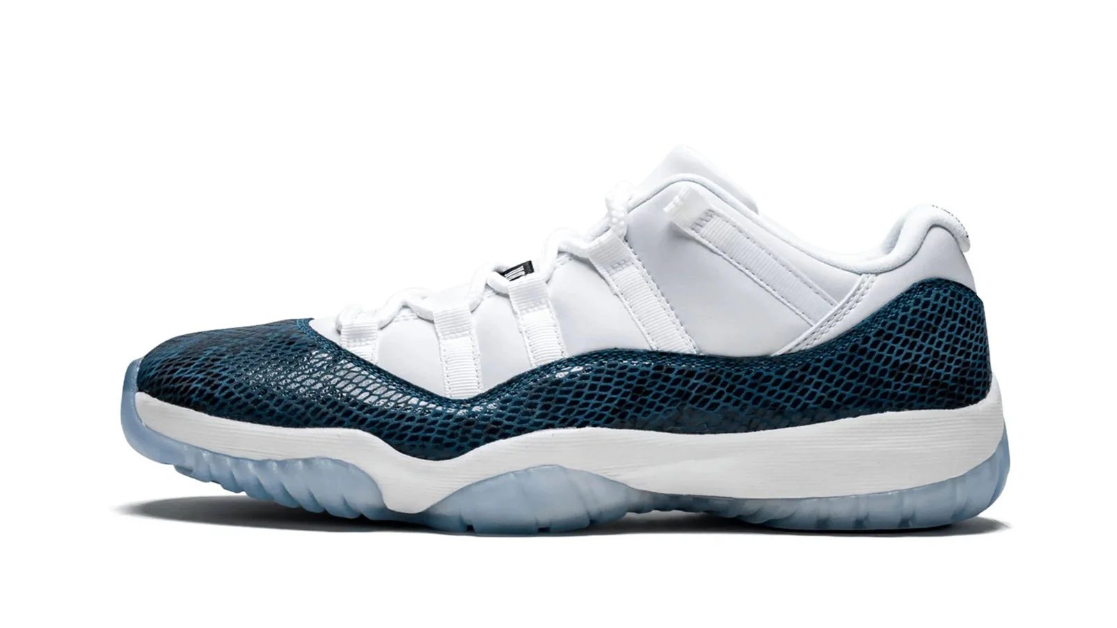 Jordan 11 Retro Low LE