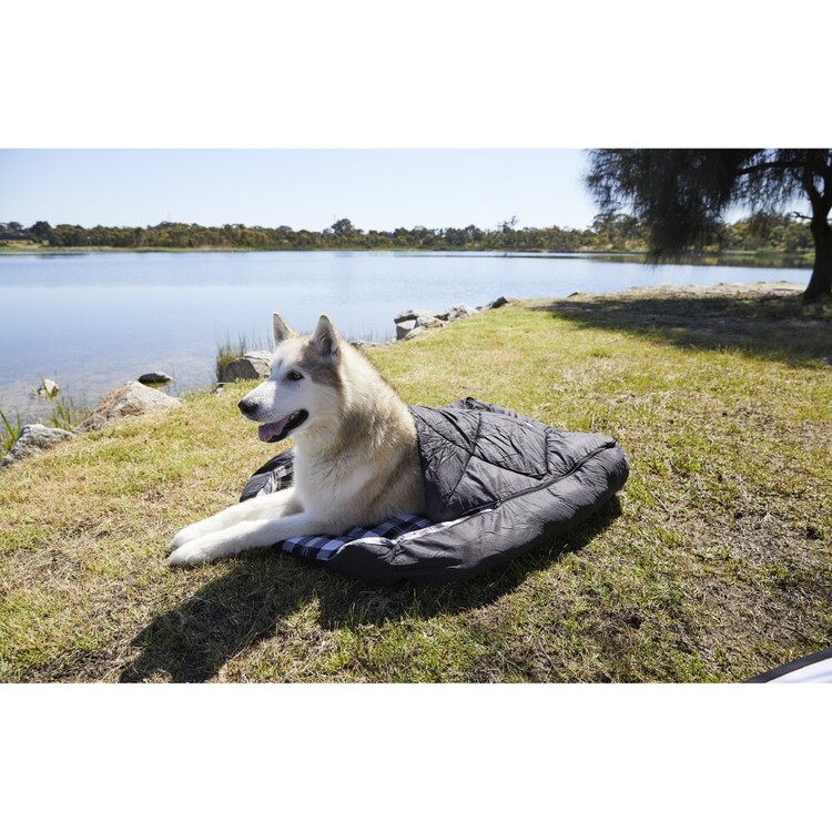 Spinifex Take Anywhere Black Pet Bed Sleeping Bag