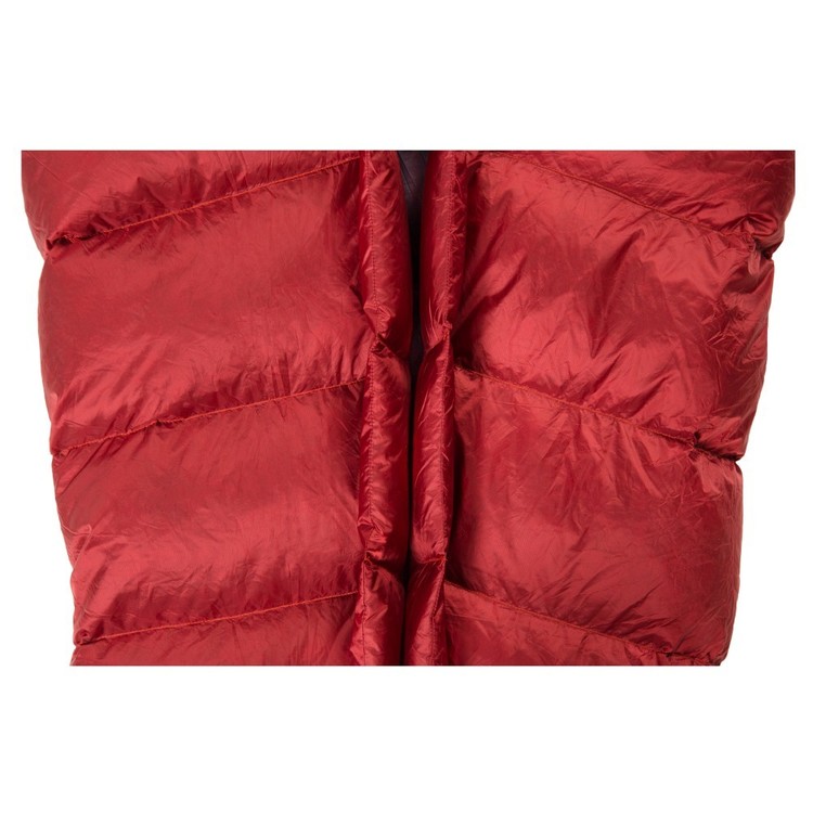 Mountain Designs Outdoor Down 12 Quilt Red Red Dahlia