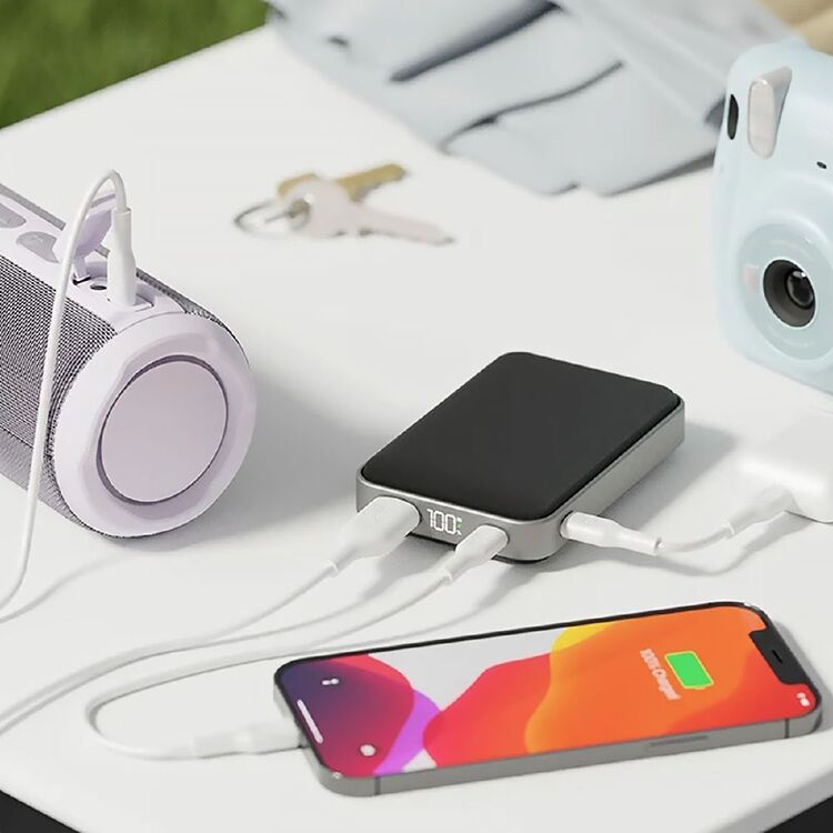 Cygnett ChargeUp Reserve 2nd Generation 10,000 mAh Power Bank Black