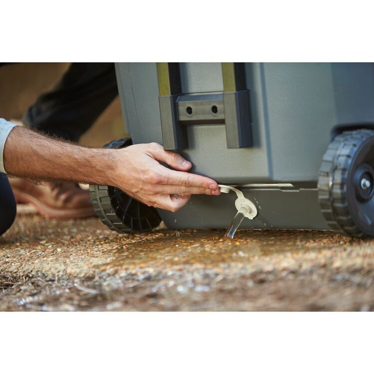 Coleman 47L Extreme Wheeled Cooler