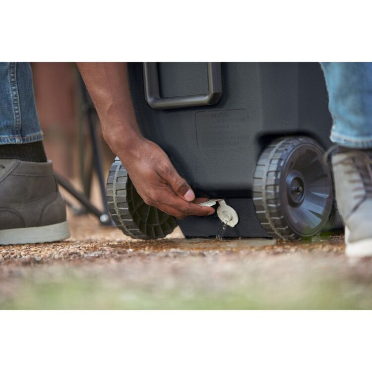 Coleman Extreme Wheeled 58L Chest Cooler (61QT) Grey 58 L