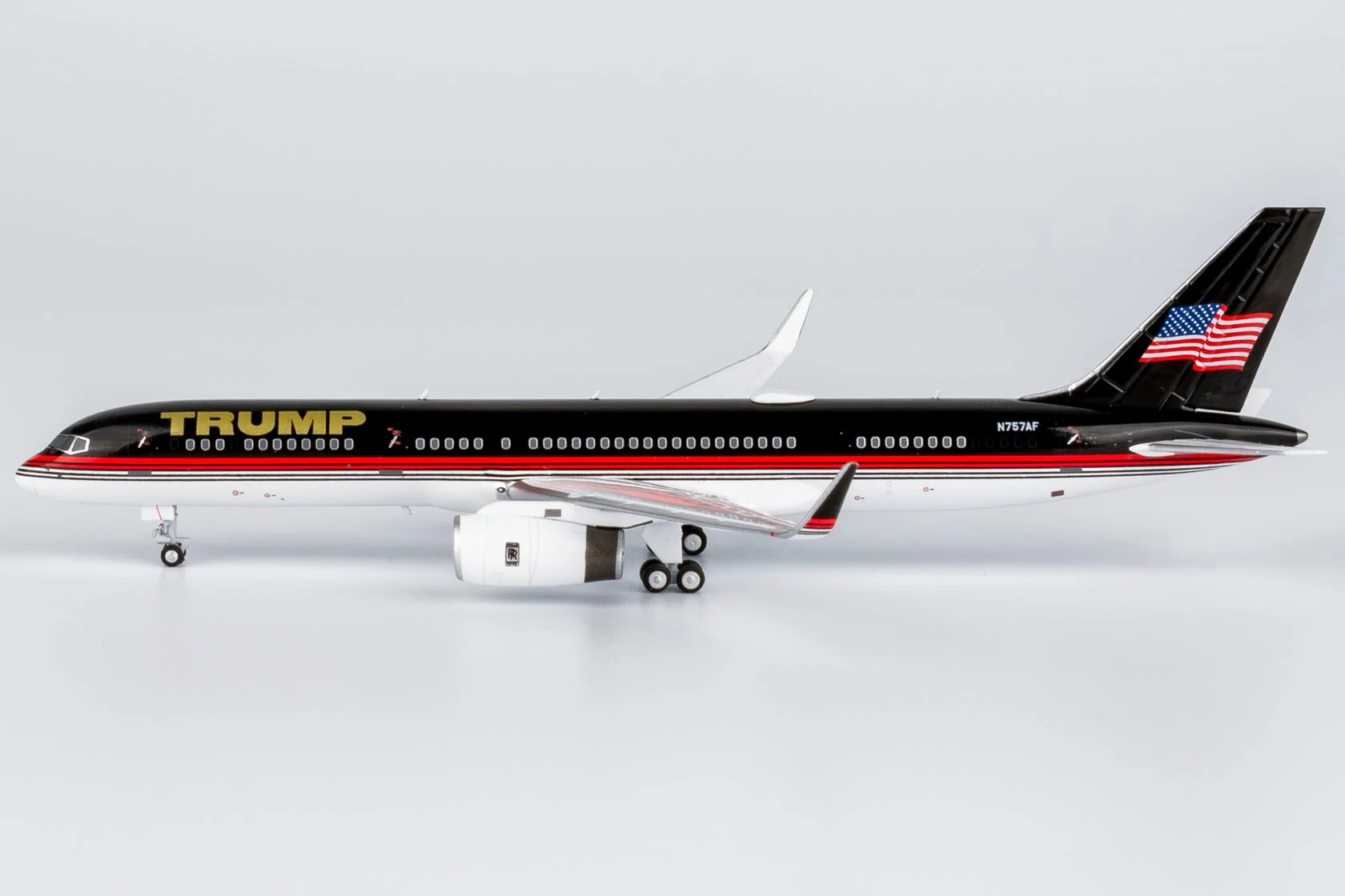NG Models 53208 1:400 The Trump Organization 757-200/w N757AF (with national flag on tail) - DTC Aviation Models