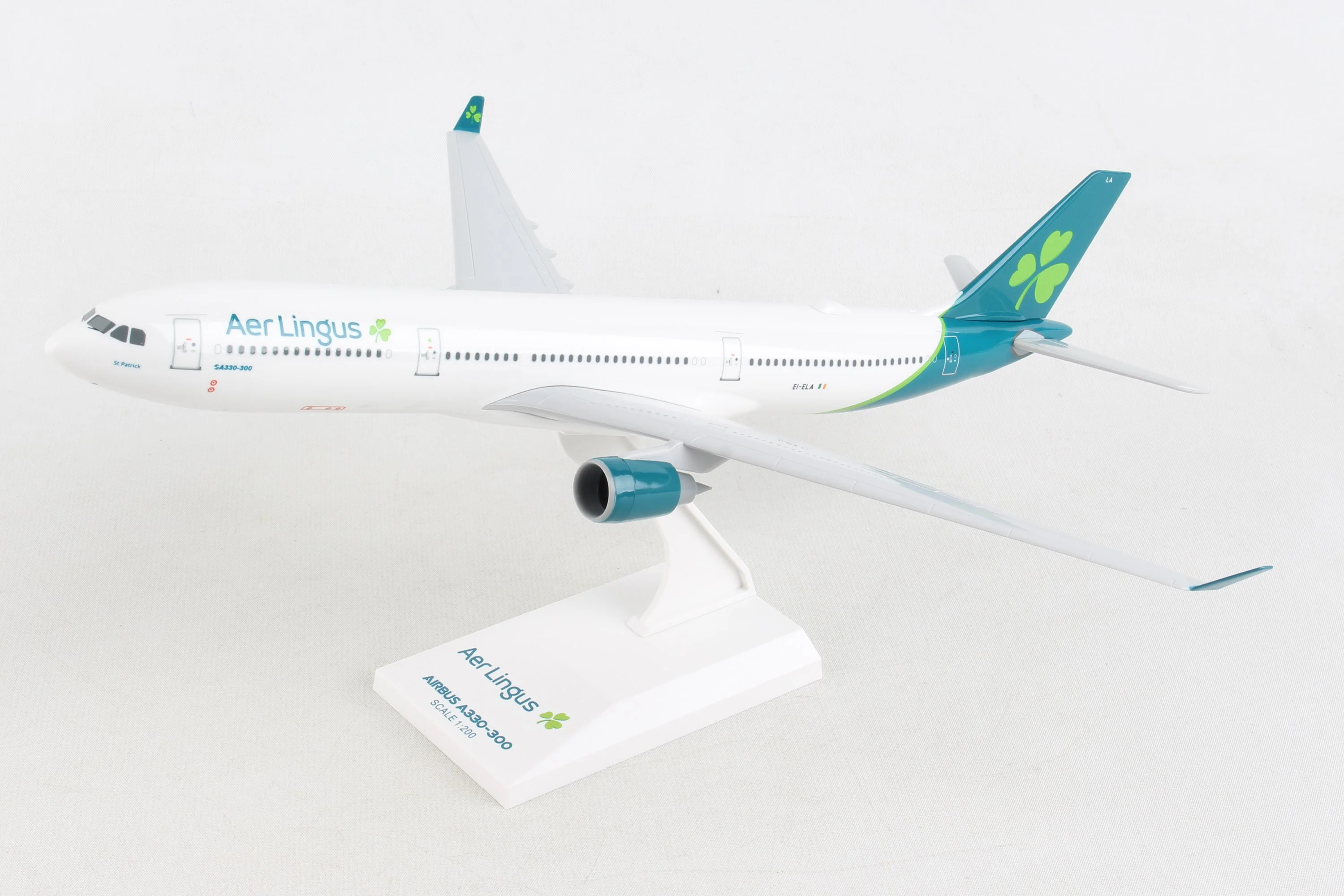 SKR1024 SKYMARKS AER LINGUS A330-300 1/200 NEW LIVERY - DTC Aviation Models