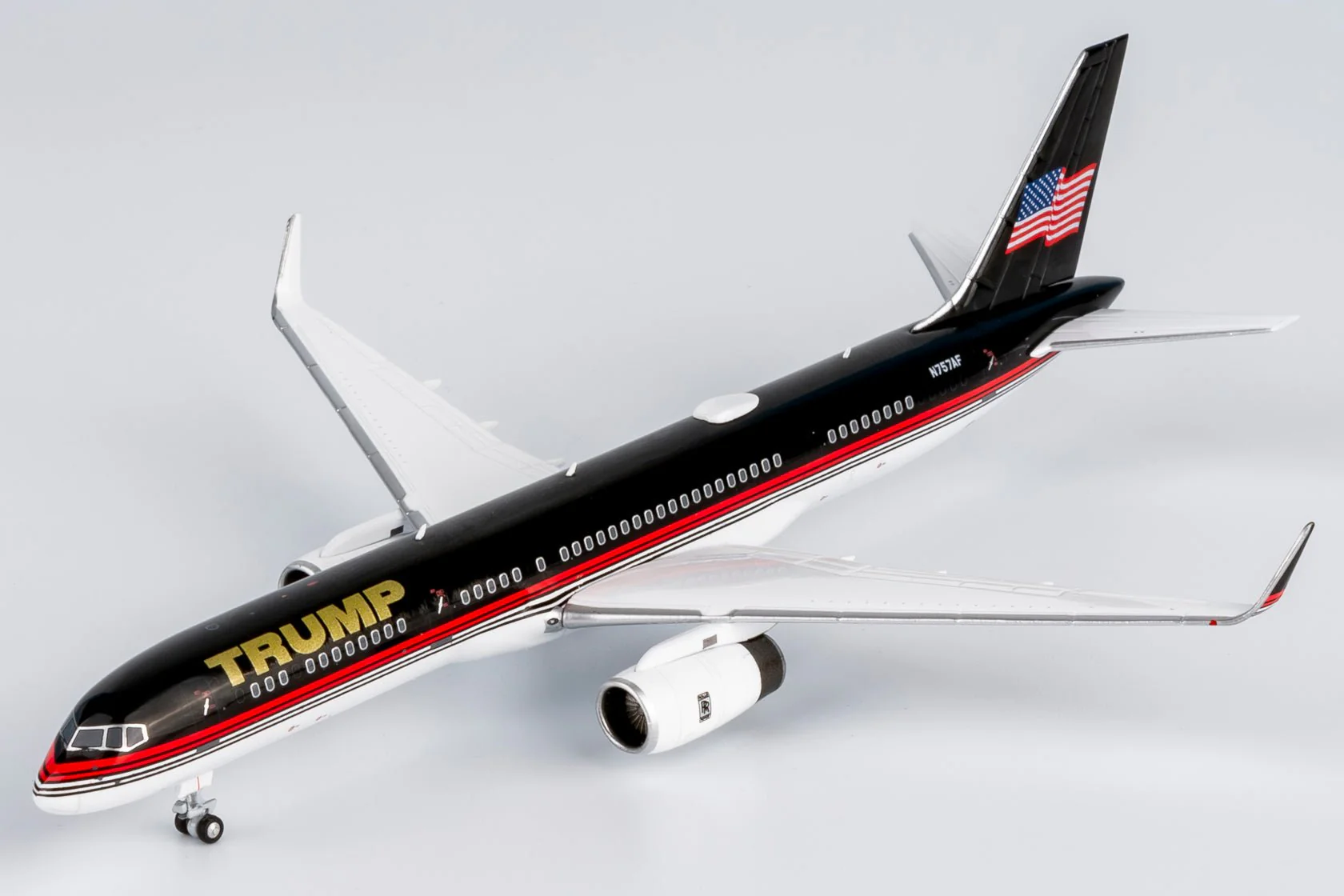 NG Models 53208 1:400 The Trump Organization 757-200/w N757AF (with national flag on tail) - DTC Aviation Models