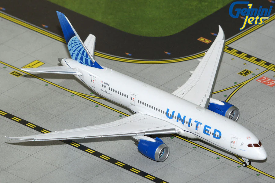 Gemini Jets GJUAL2329 1:400 United Airlines 787-8 Boeing Dreamliner - DTC Aviation Models