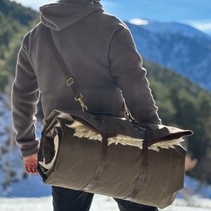 Oilskin-Cowboy-Bedroll