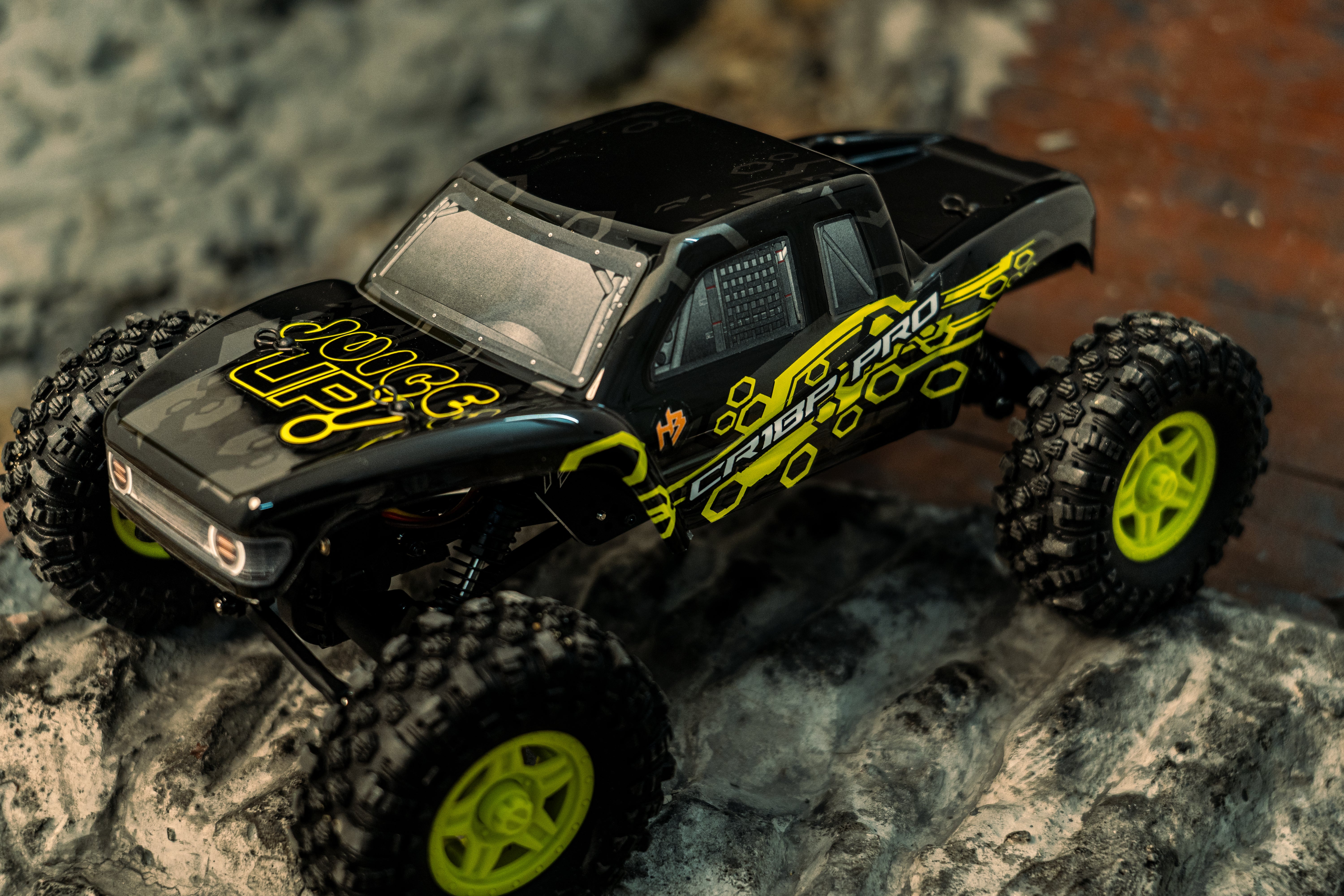 Hobby Plus 1/18 CR 18P PRO Brushless Juice Up 4X4 RTR Rock Crawler - Yellow