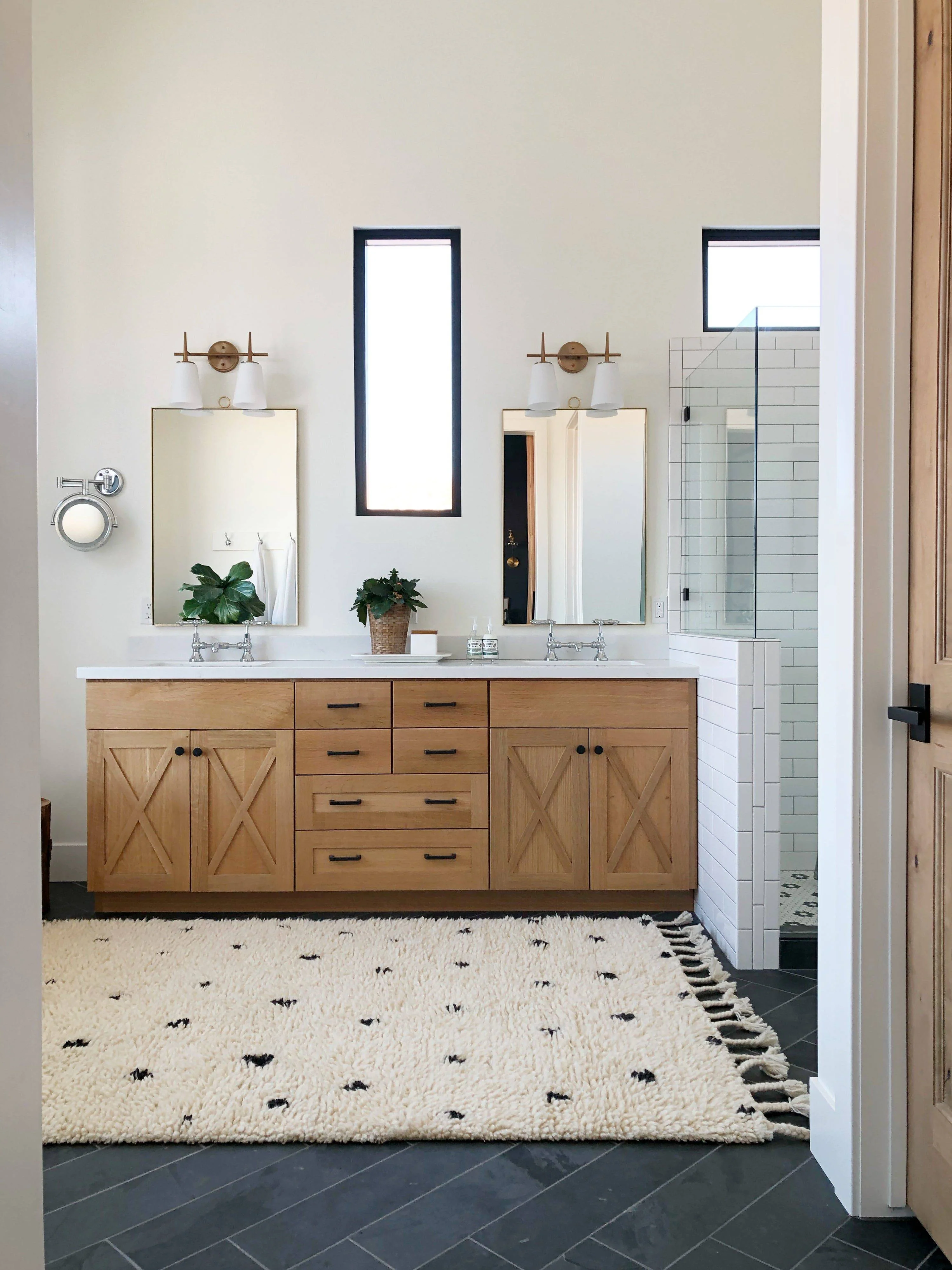 Holly Handwoven Berber Luxurious & Plush Polka Dot Wool Rug