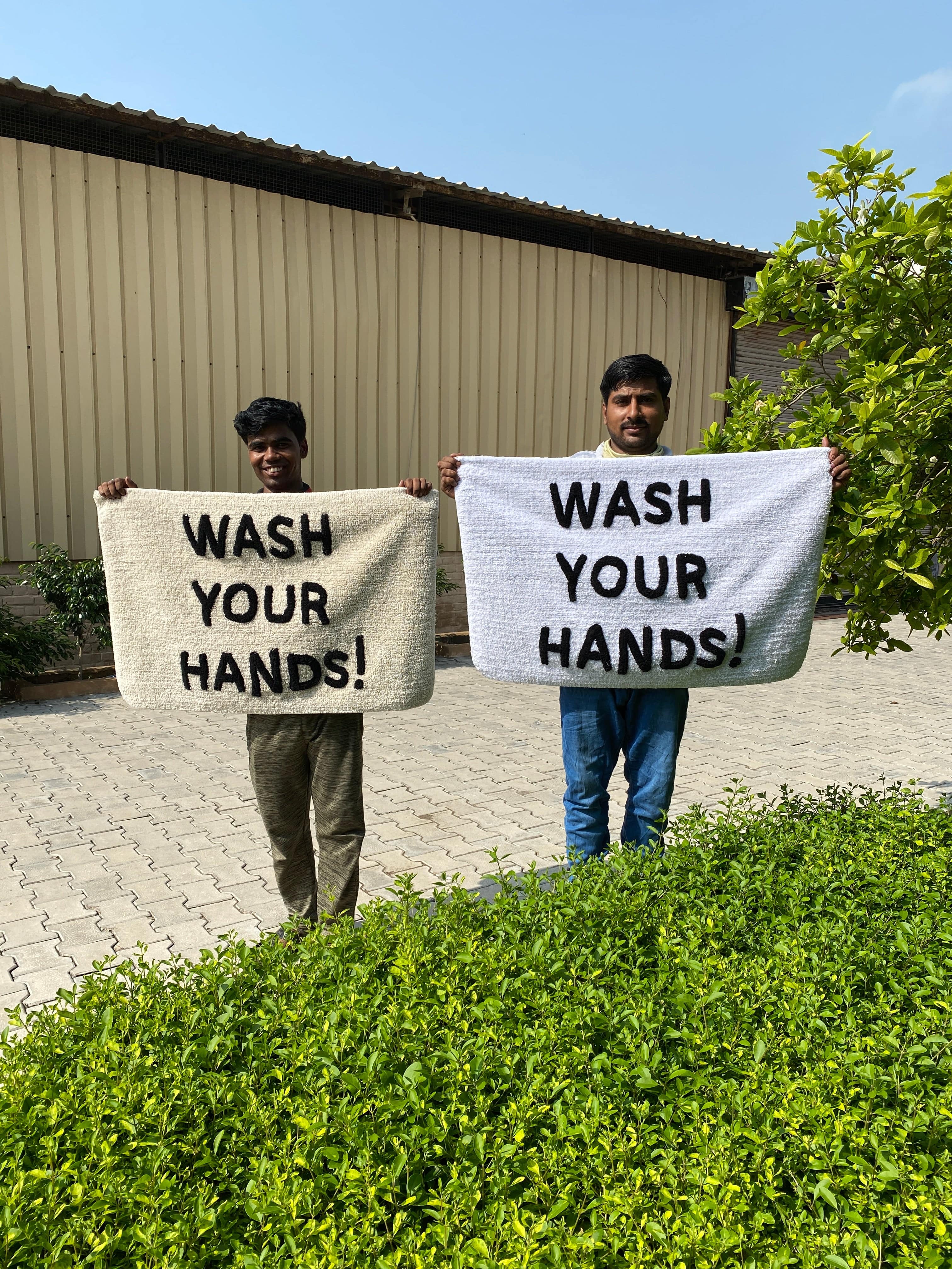 WASH YOUR HANDS Bathmat
