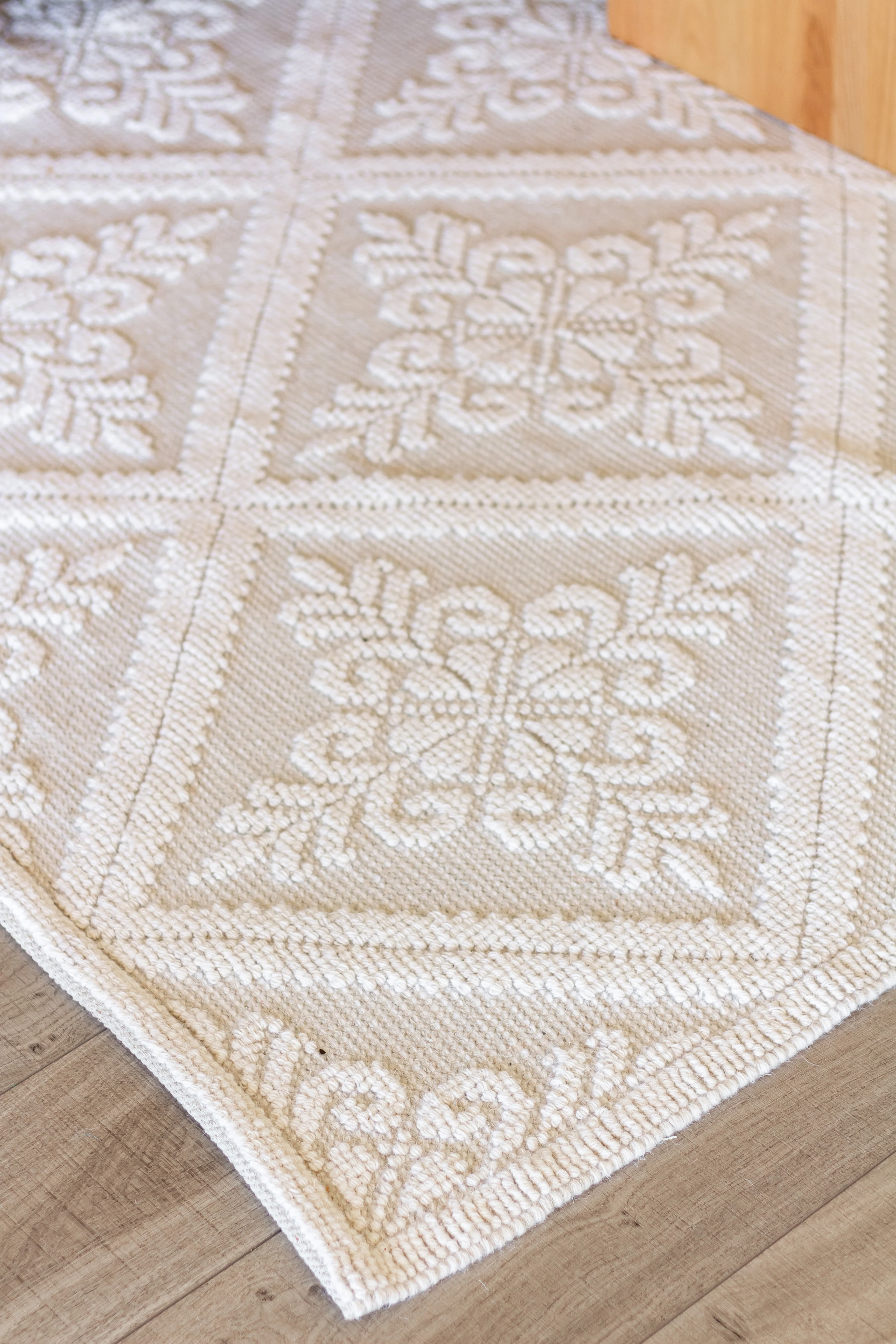 Designer Crystal Pure Wool Eco-friendly Handmade Elegant Rug