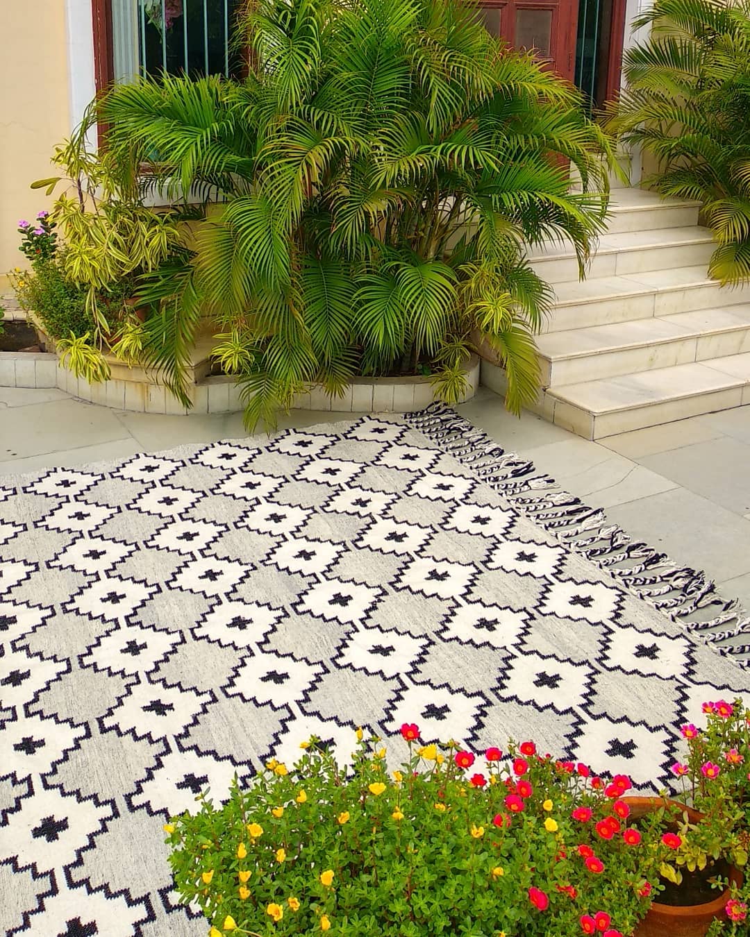 Elena White Grey Handmade Area Rug