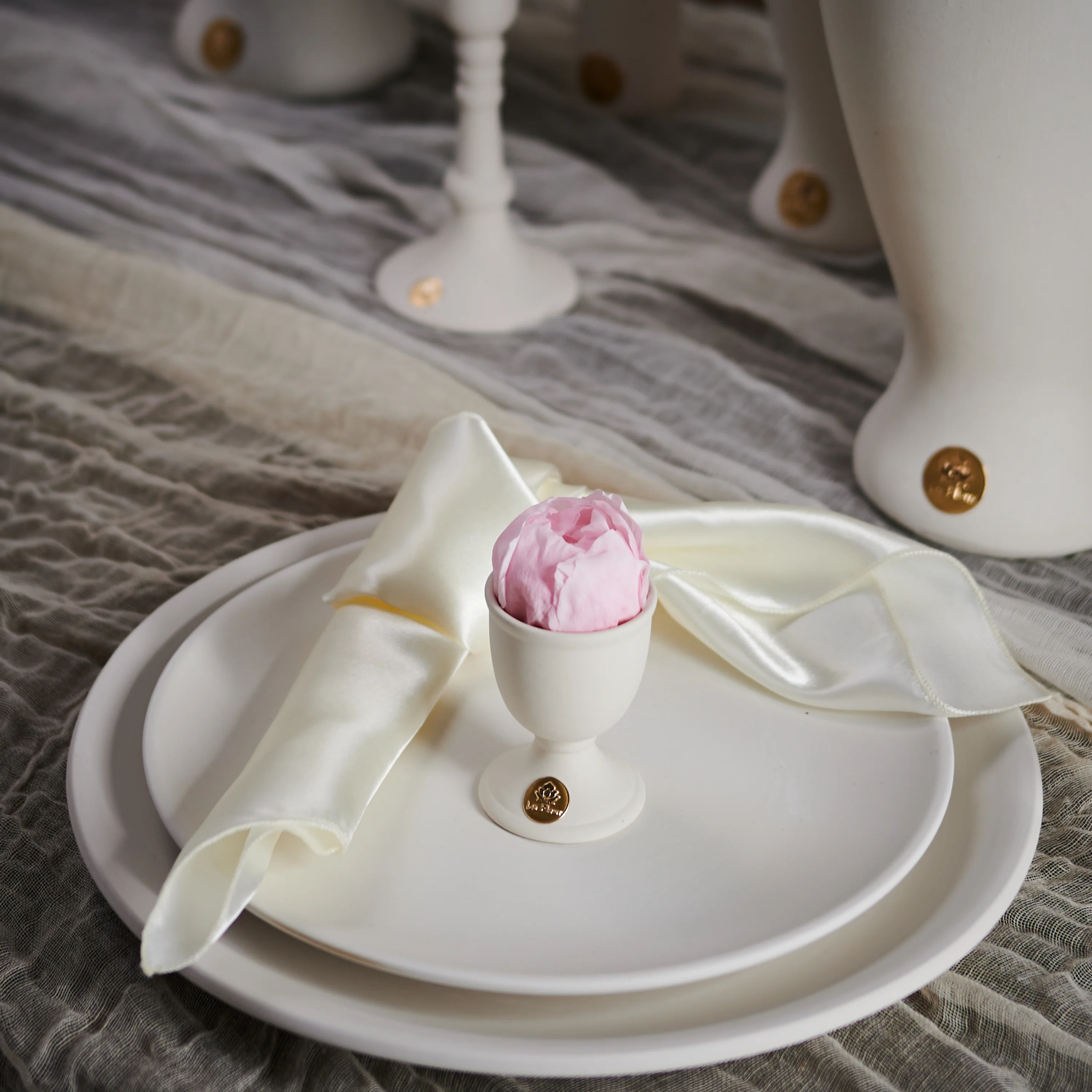 Creme Peony Mini