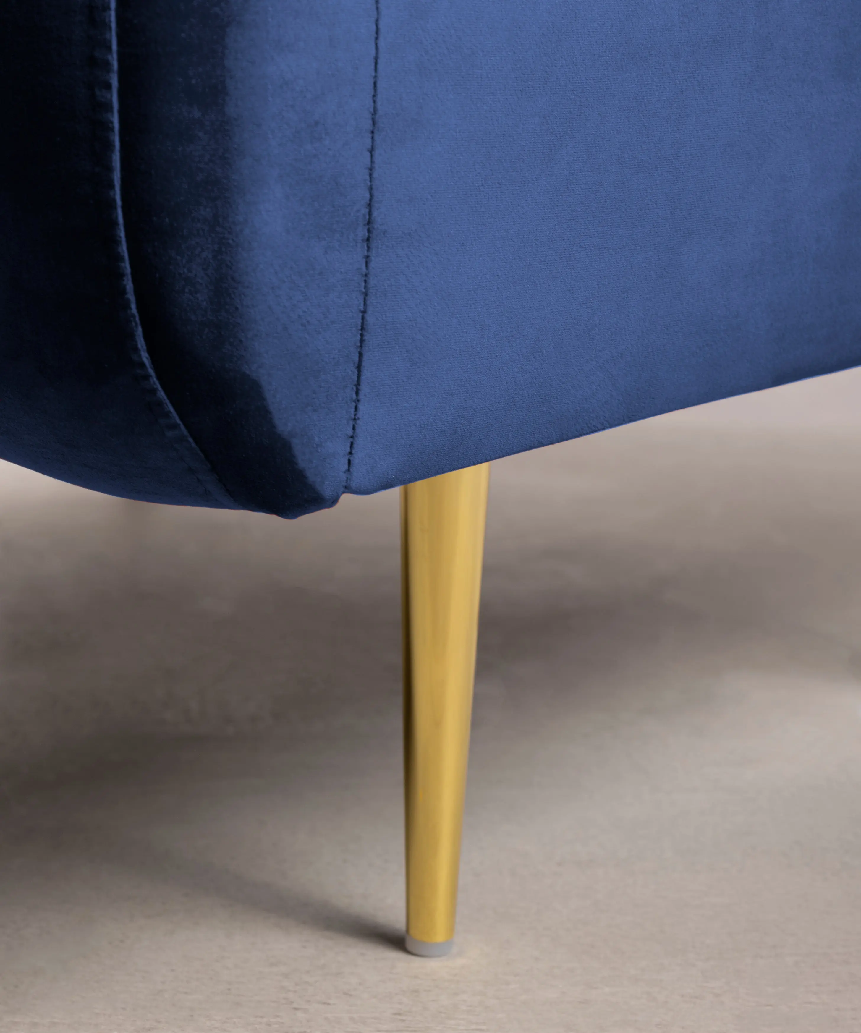 Sillón Tapizado en Terciopelo Margot