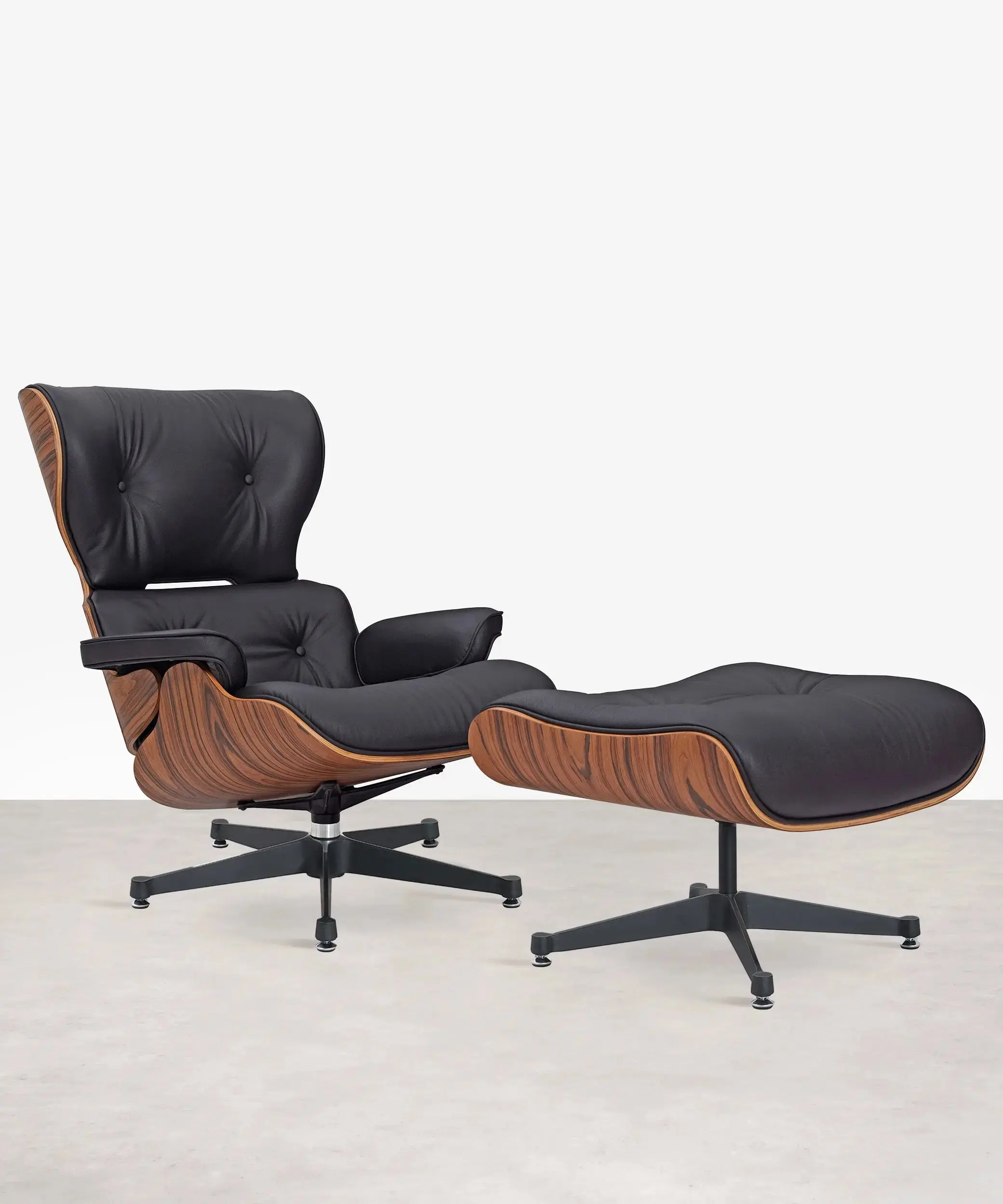 Sillón en Madera Tapizado en Piel con Reposapiés Magnum