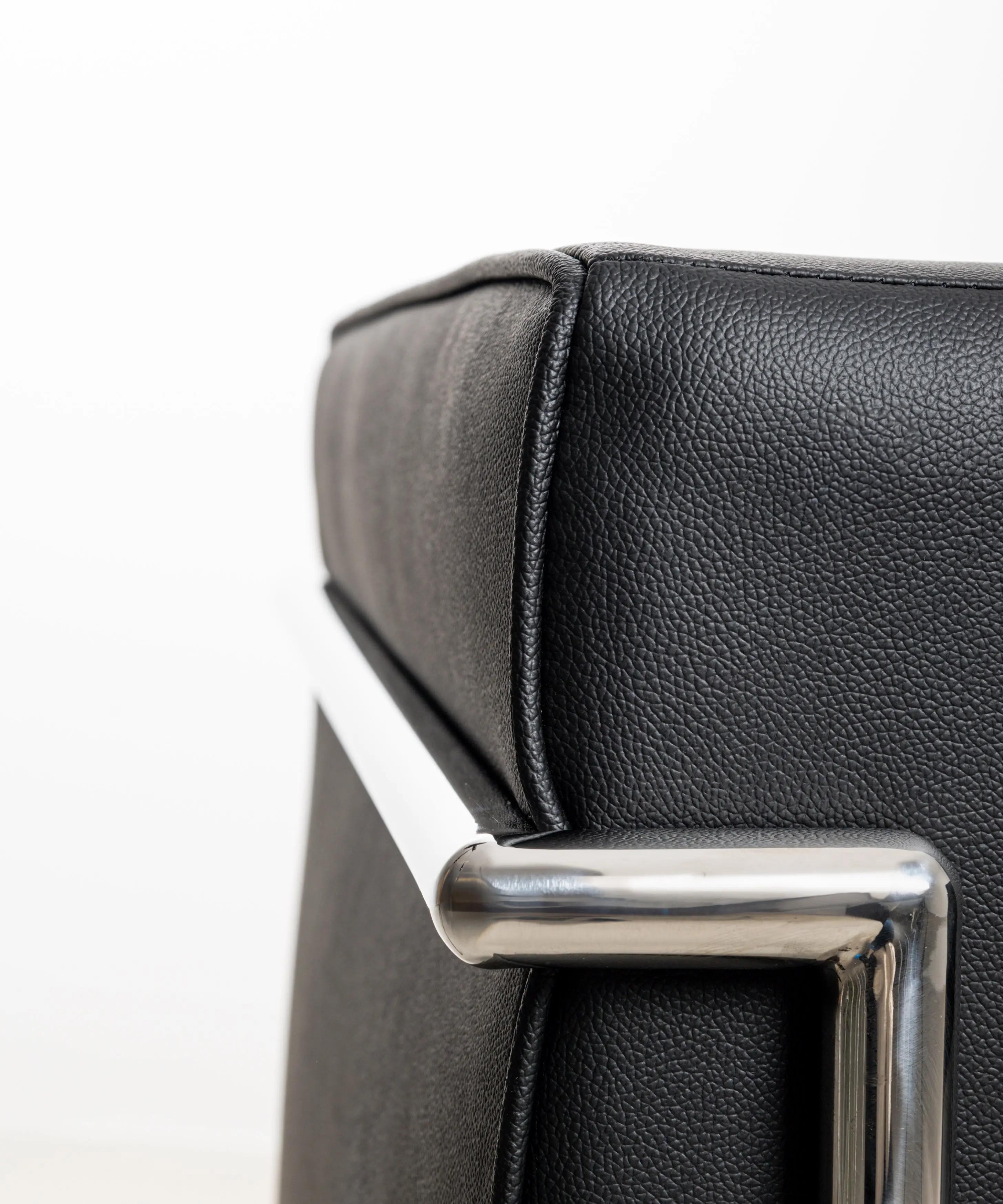 Sofá en Polipiel y Acero Box PU