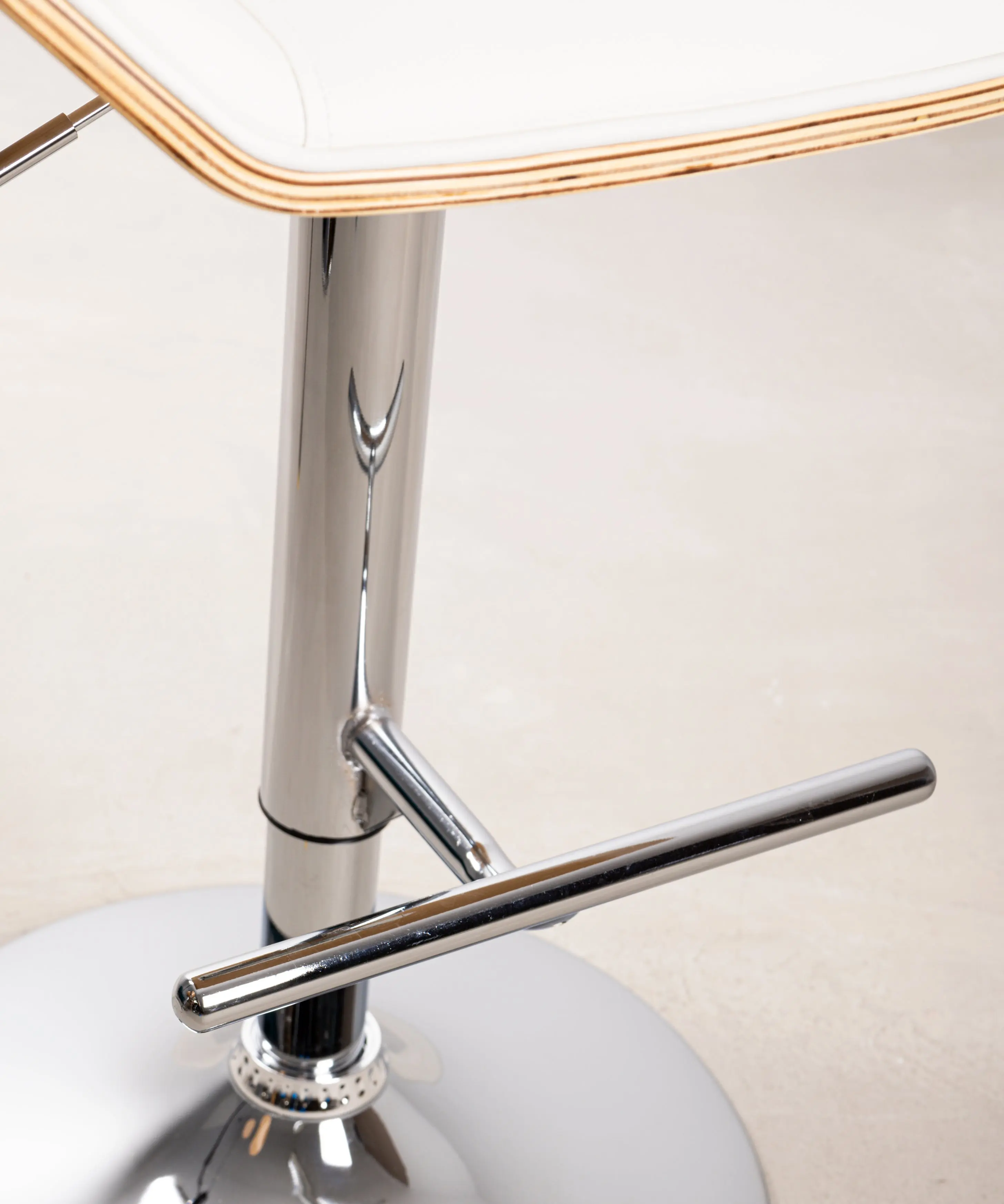 Taburete de Madera y Polipiel Regulable Lyssa