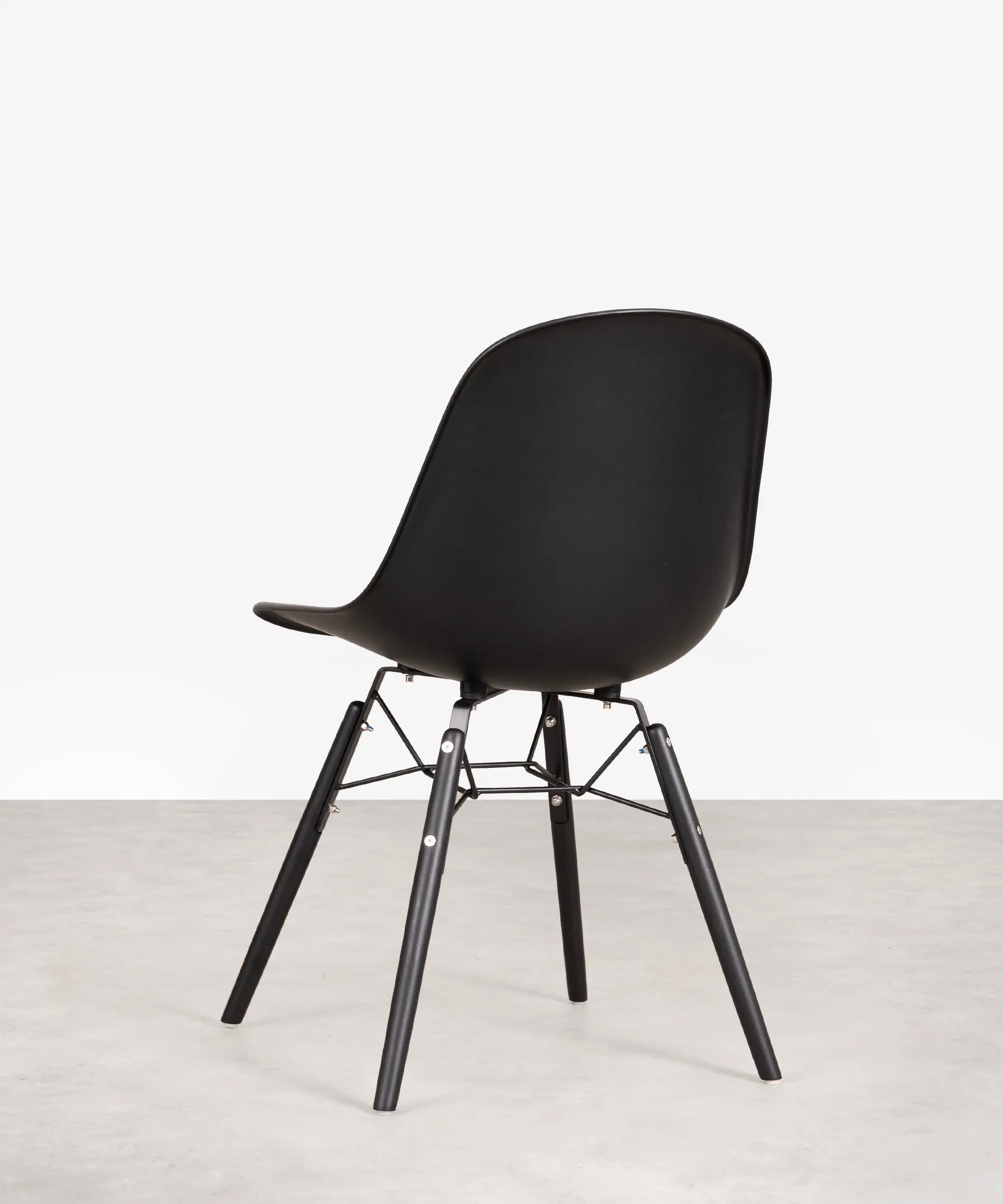 Silla de Polipropileno y Madera Elon