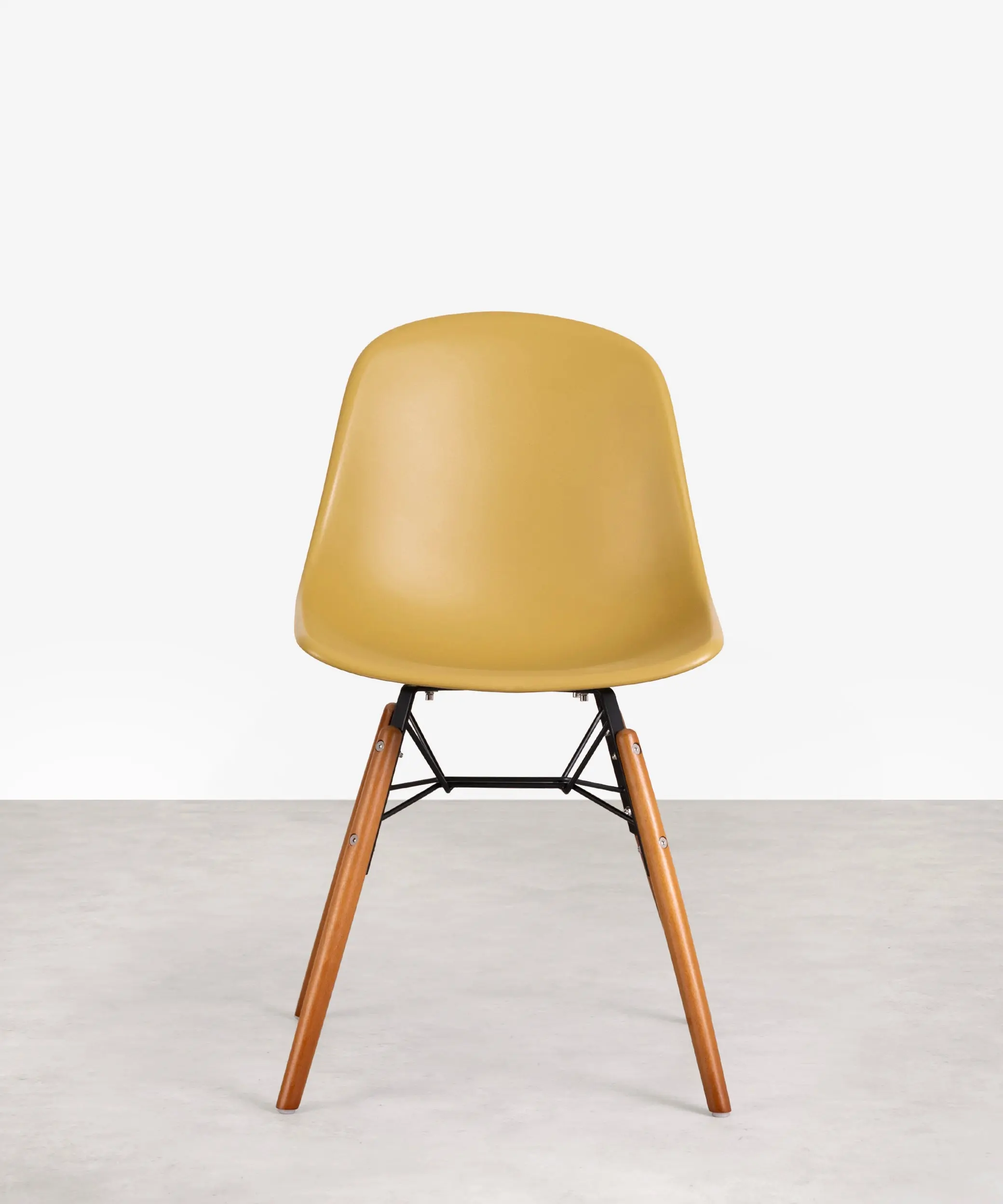 Silla de Polipropileno y Madera Elon