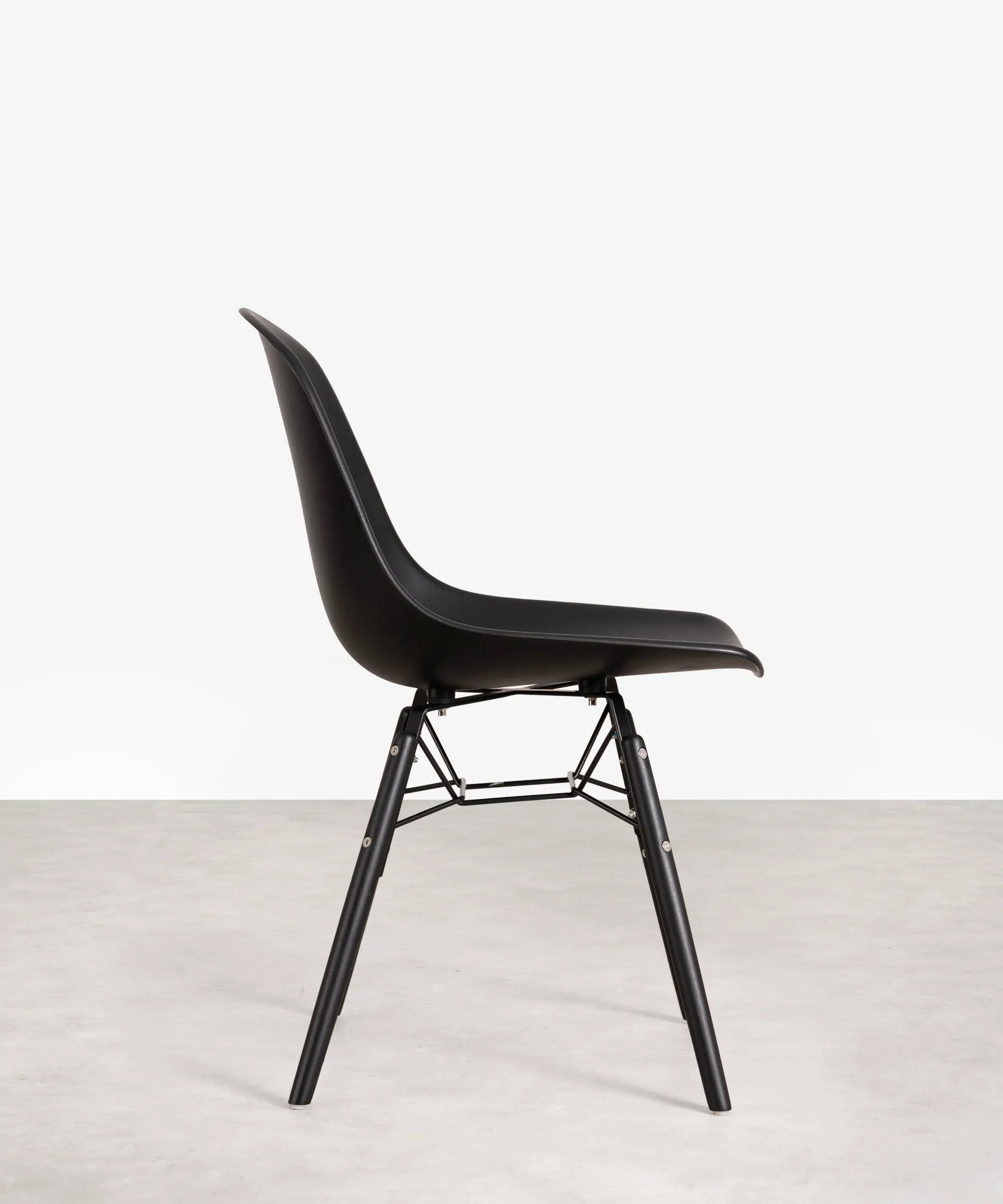 Silla de Polipropileno y Madera Elon