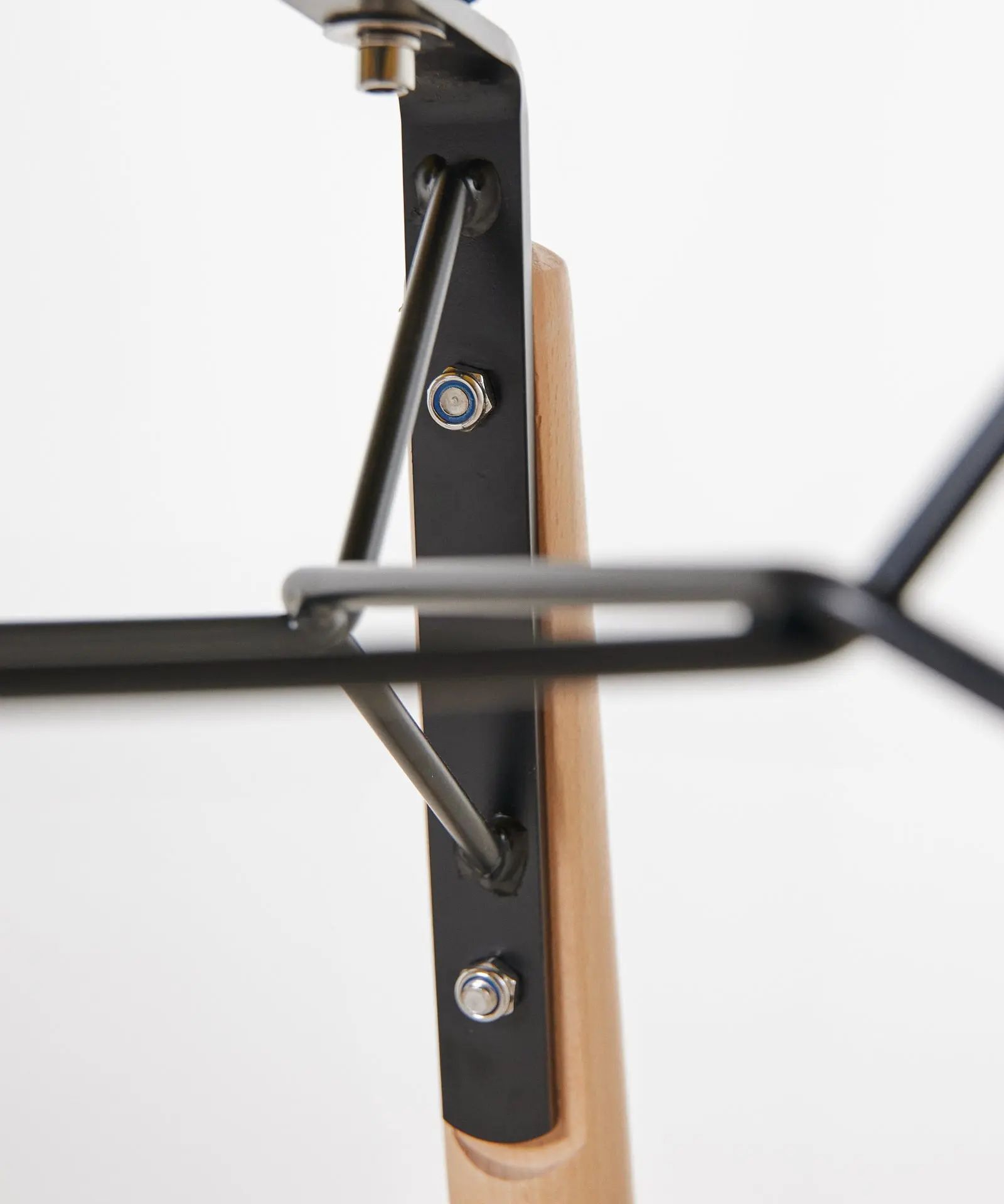 Taburete de Polipropileno y Madera Elon