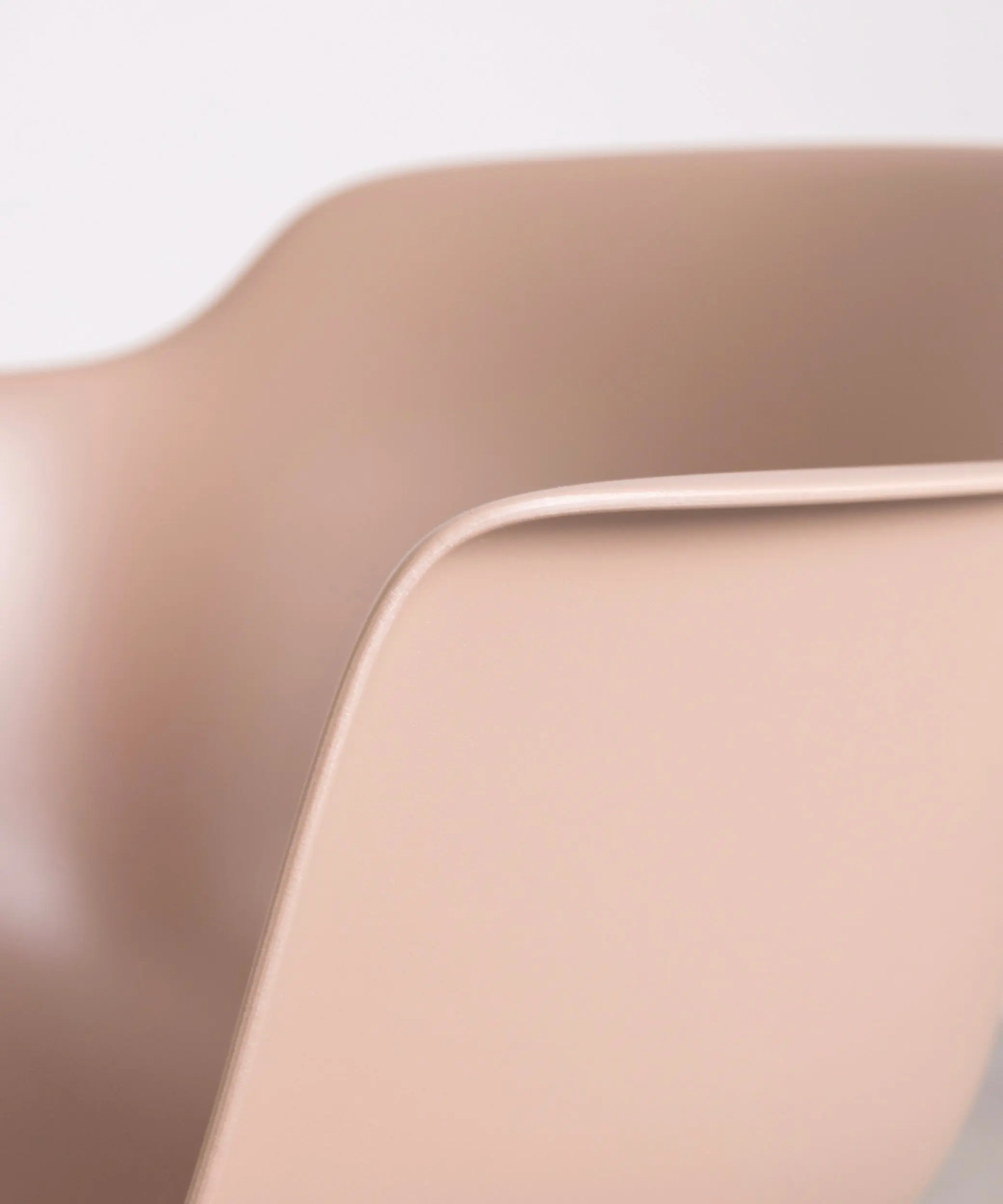 Silla de Polipropileno y Madera Elon Arms