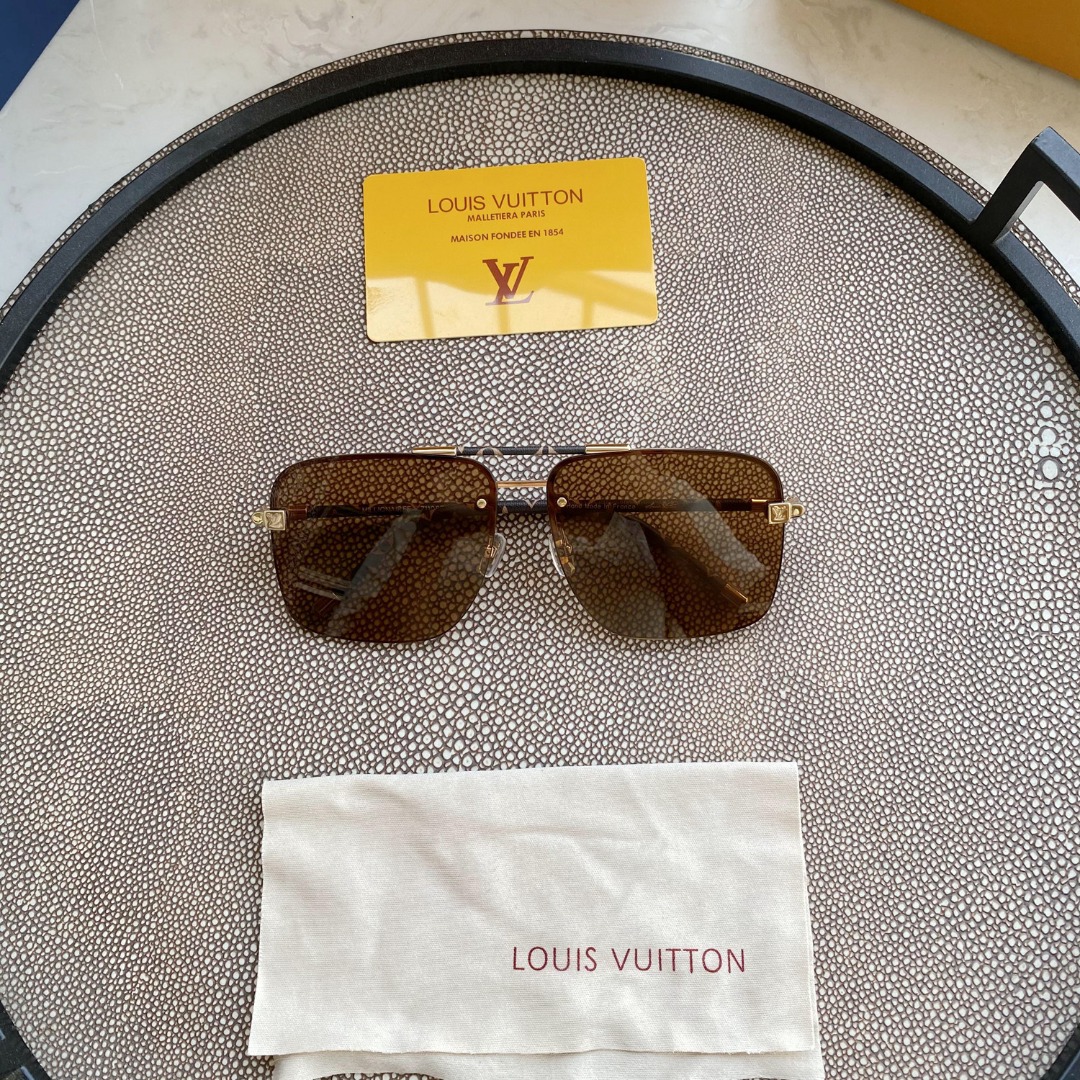 LV GOLD AVIATOR SUNGLASSES