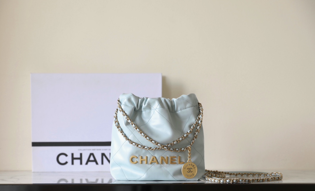 Chanel 22 mini bag