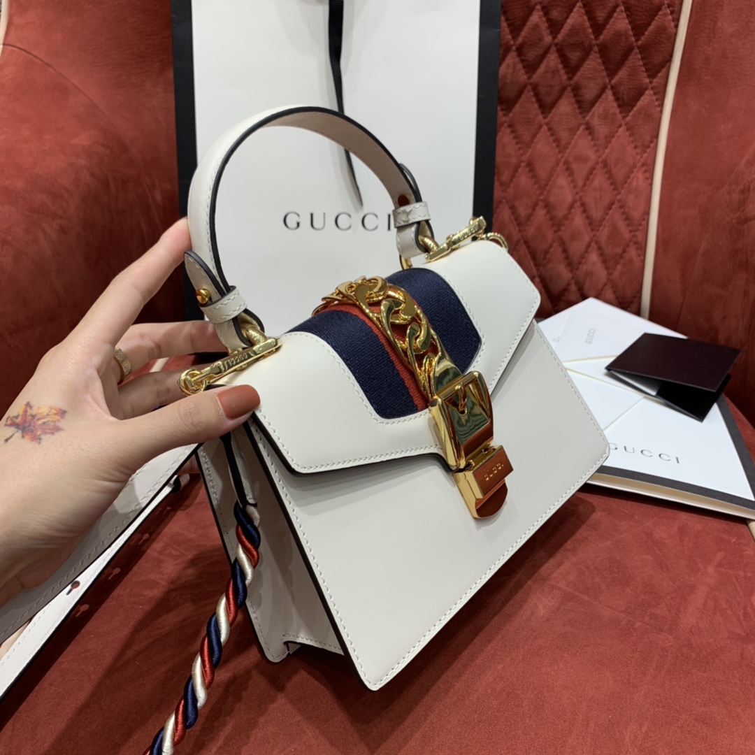 𝙂𝙪𝙘𝙘𝙞 𝙎𝙮𝙡𝙫𝙞𝙚