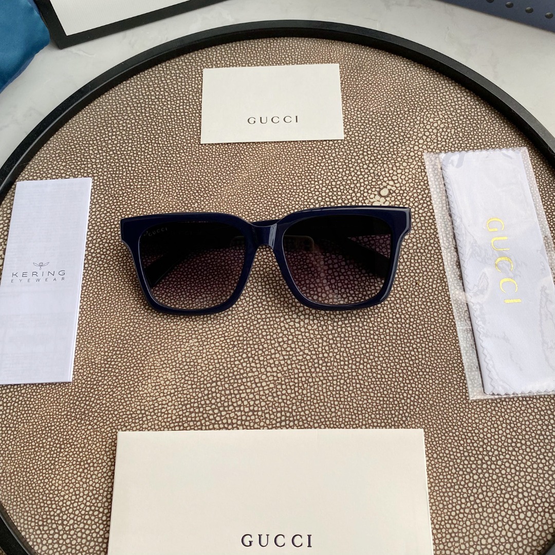Gucci acetate sunglasses with logo