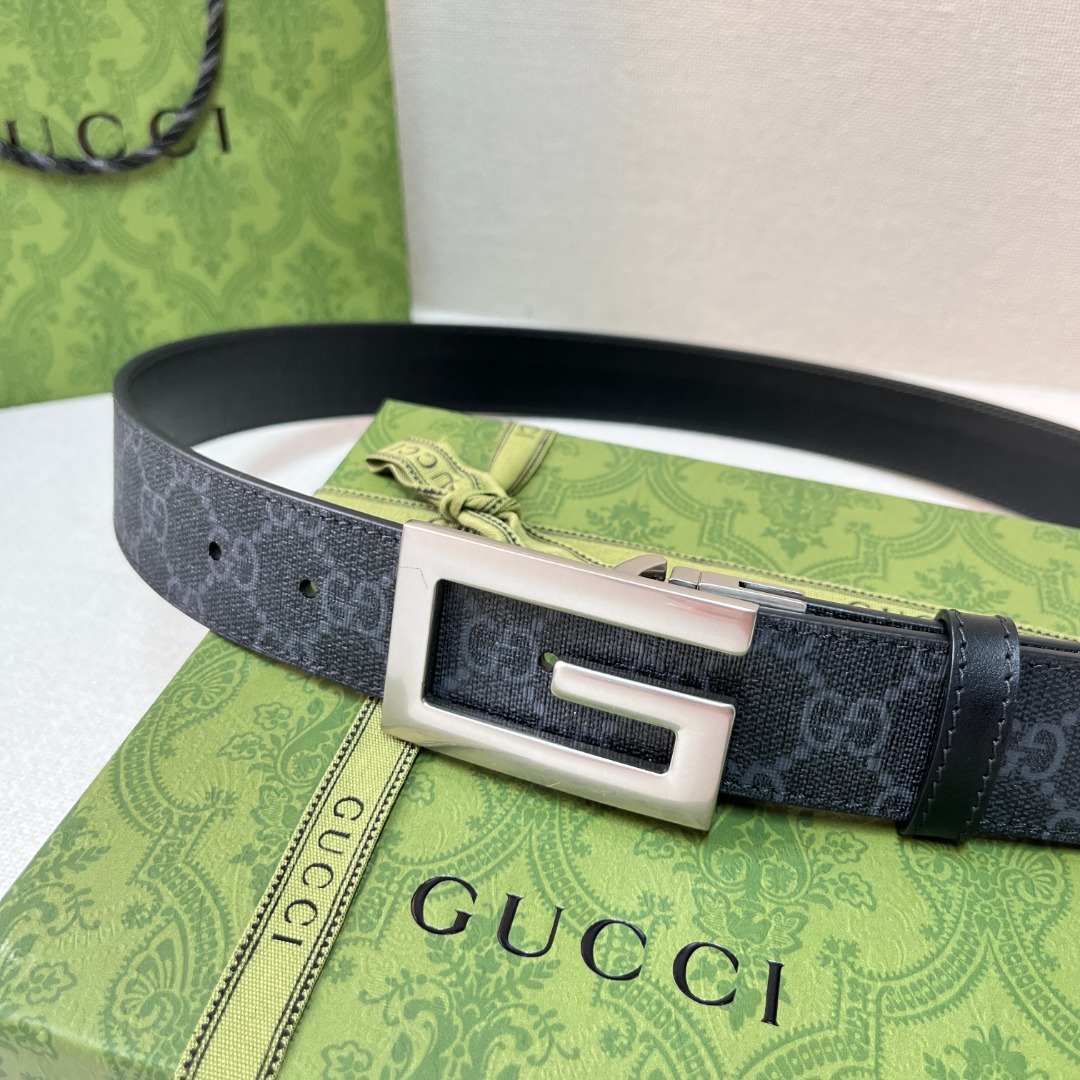 Square G reversible leather belt