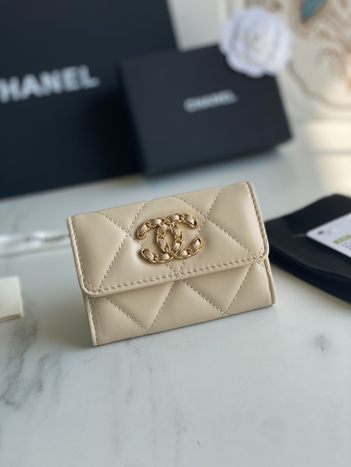 CHANEL 19 FLAP CARD HOLDER