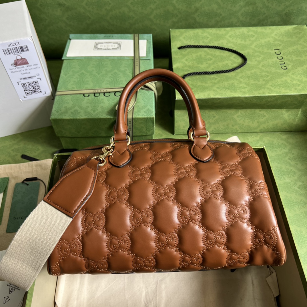 GG Matelassé leather medium bag