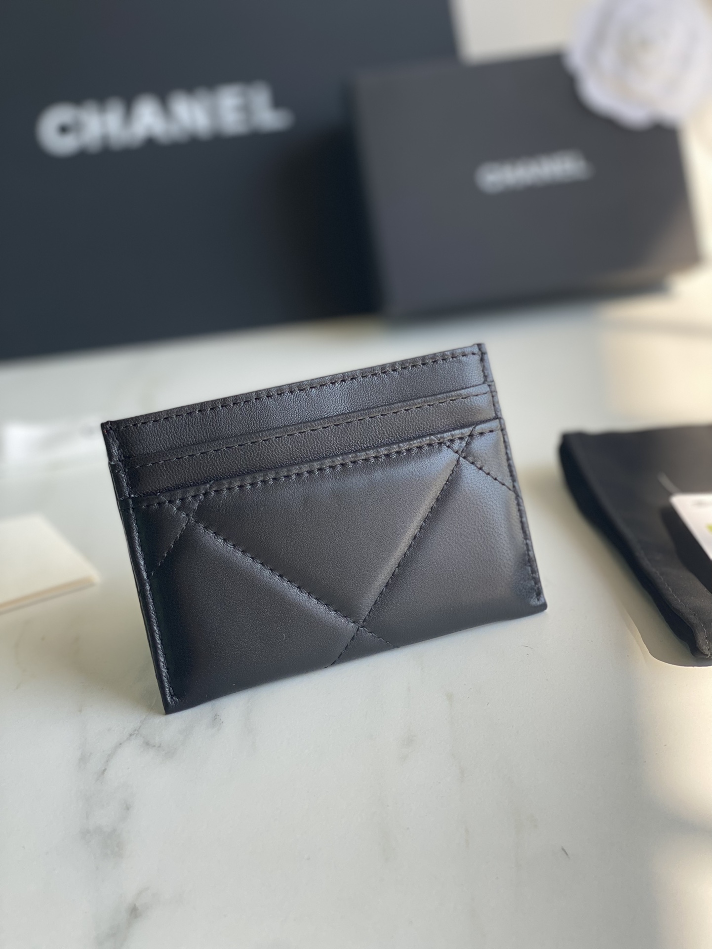 CHANEL 19 CARD HOLDER