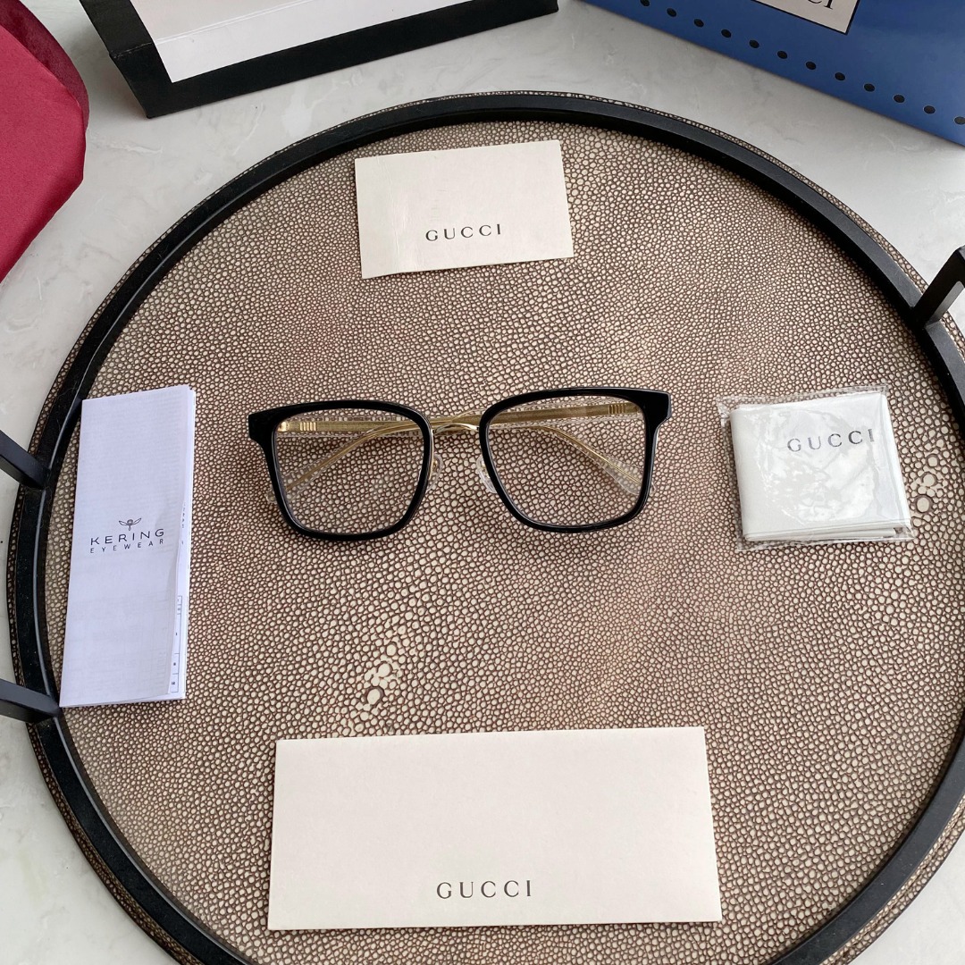 Gucci Eyewear square tinted sunglasses