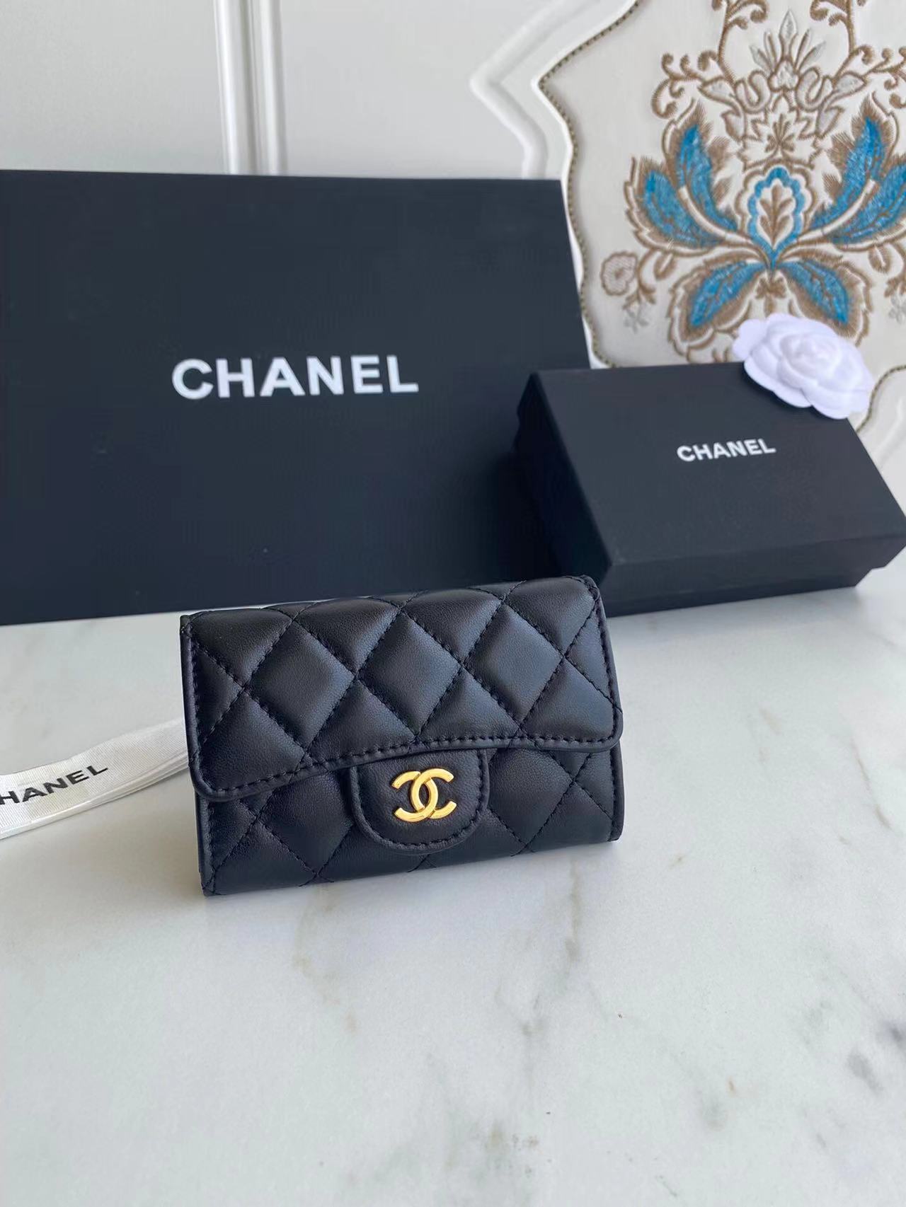 Chanel Classic Leather Wallet In Black