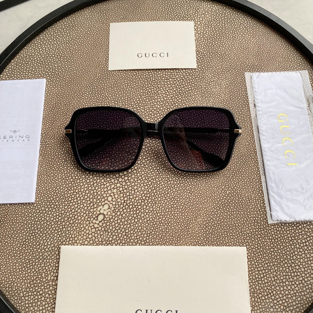 RECTANGULAR FRAME SUNGLASSES