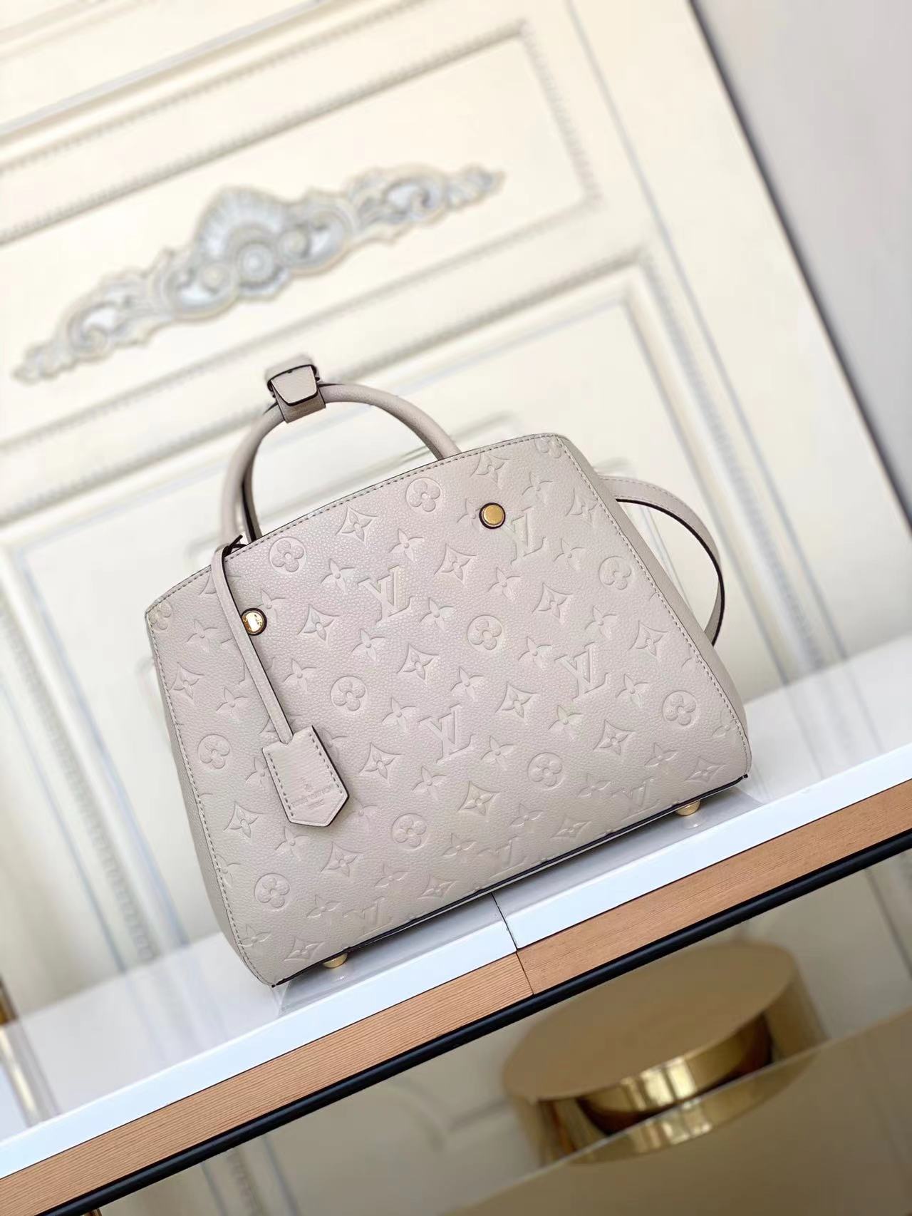 Montaigne MM  Empreinte Leather