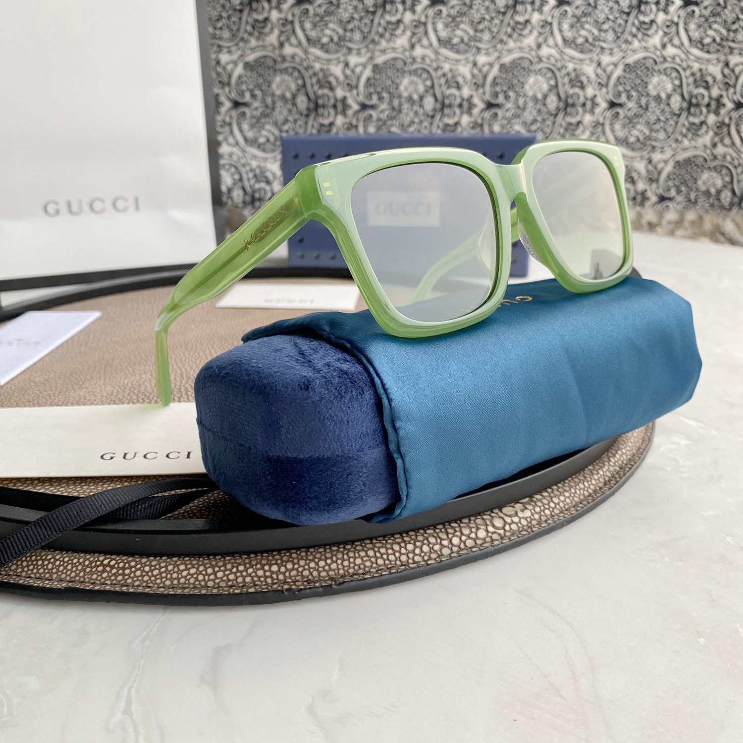 Gucci acetate sunglasses with logo