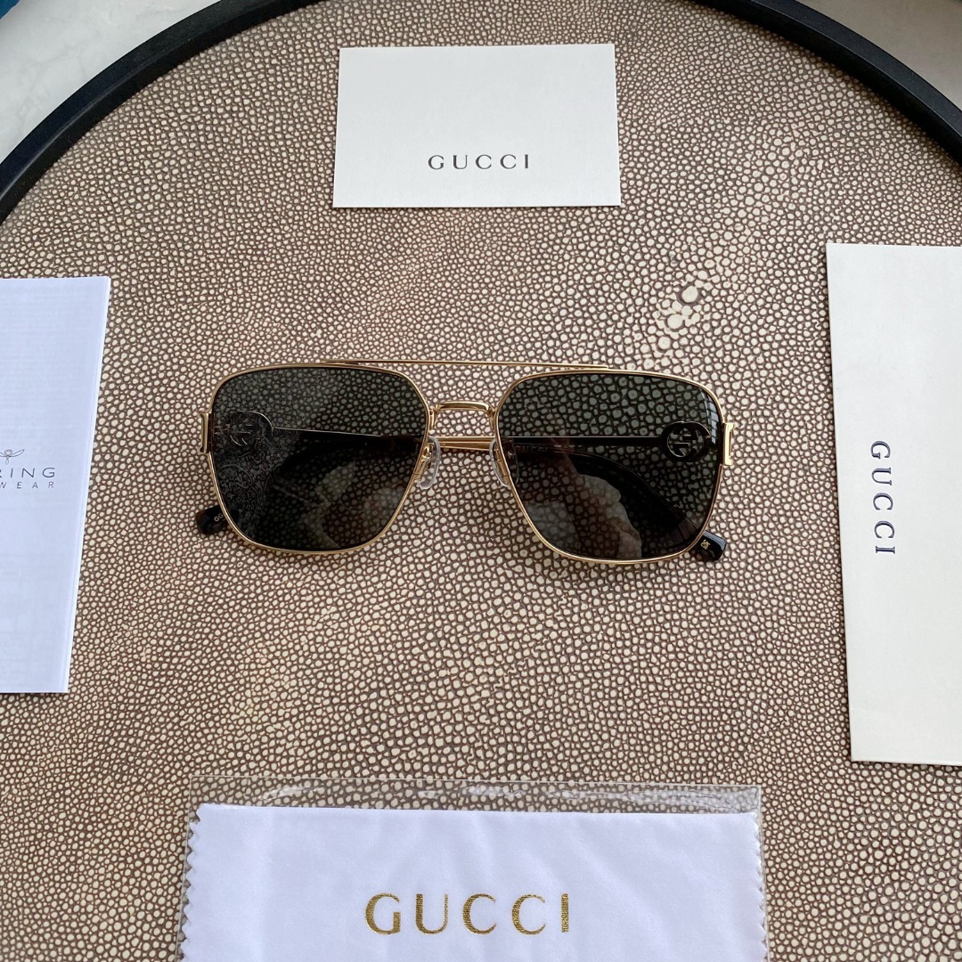 GUCCI Navigator frame sunglasses