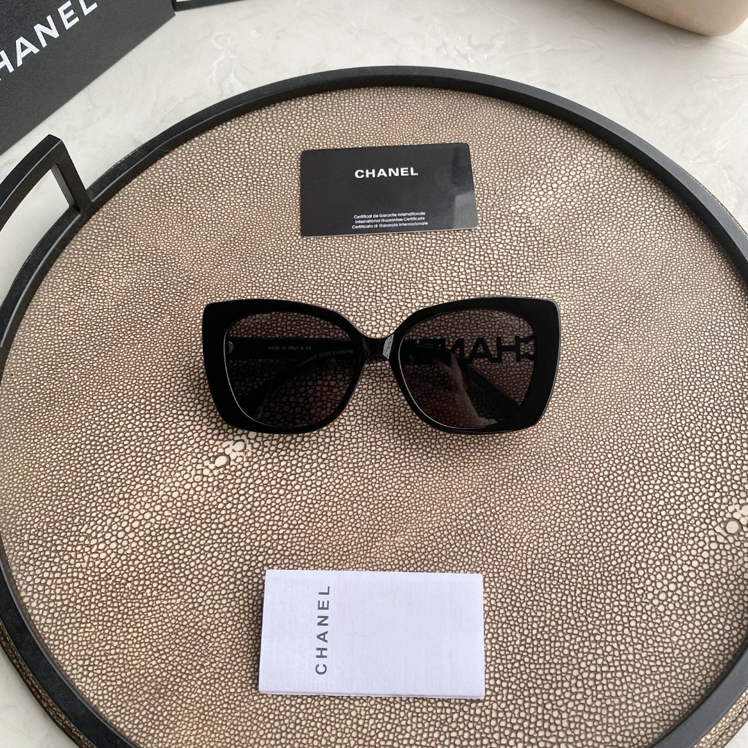 CHANEL Sunglasses