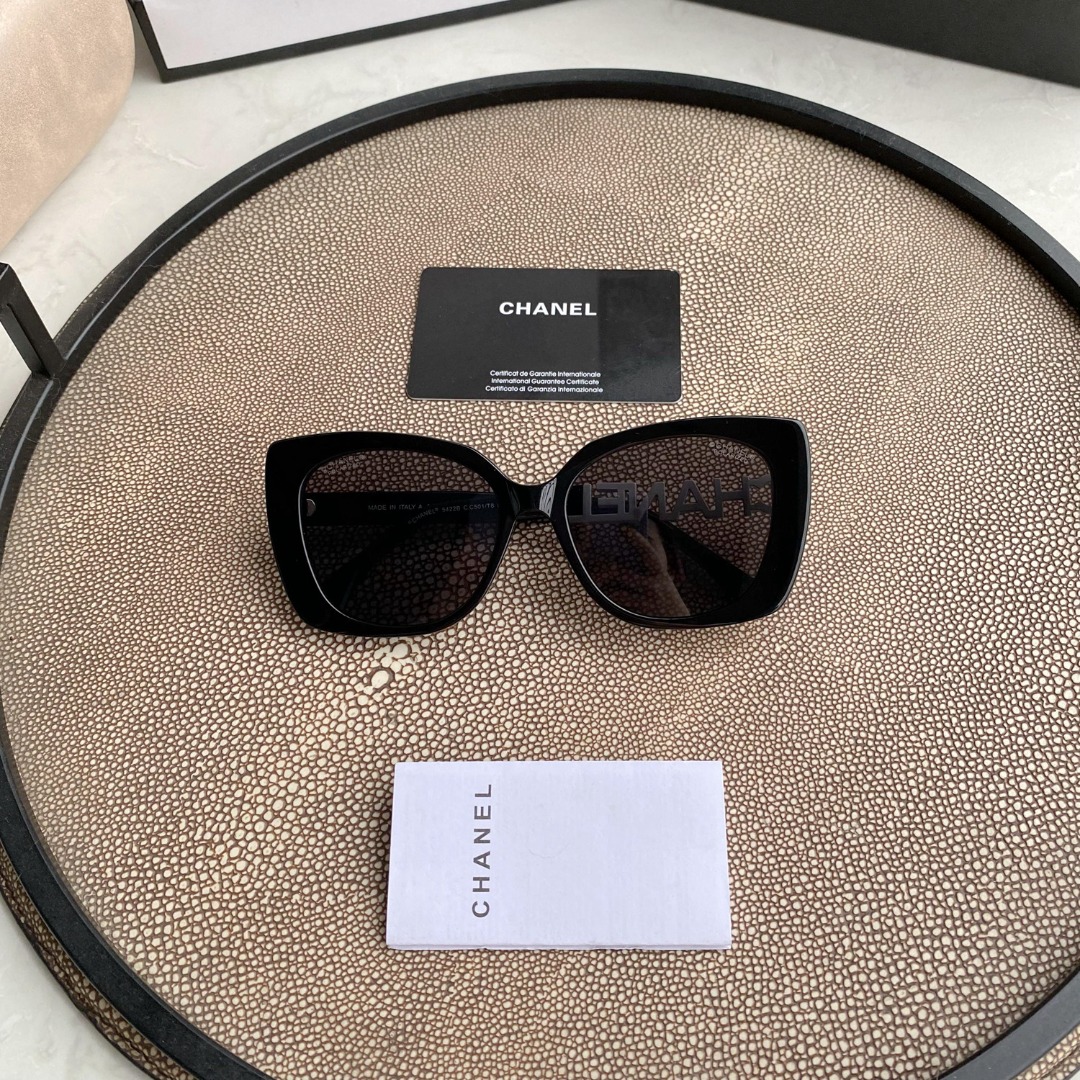 CHANEL Sunglasses
