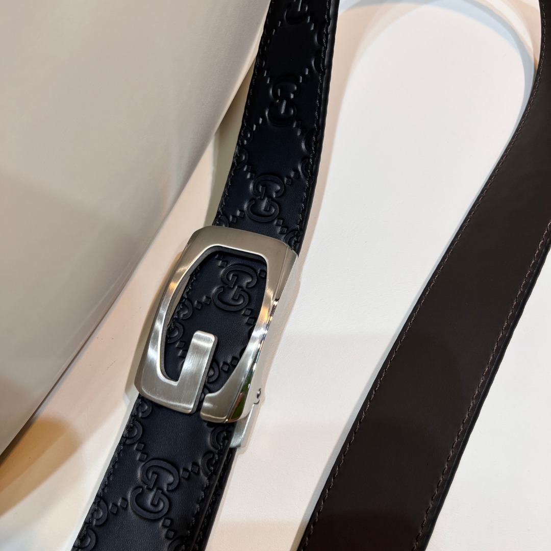 Square G reversible leather belt