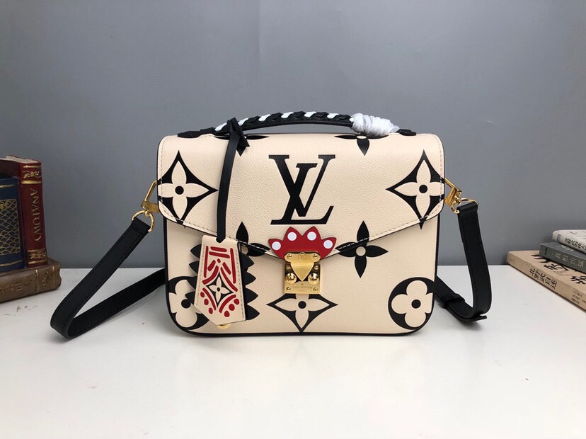 LV CRAFTY POCHETTE MÉTIS