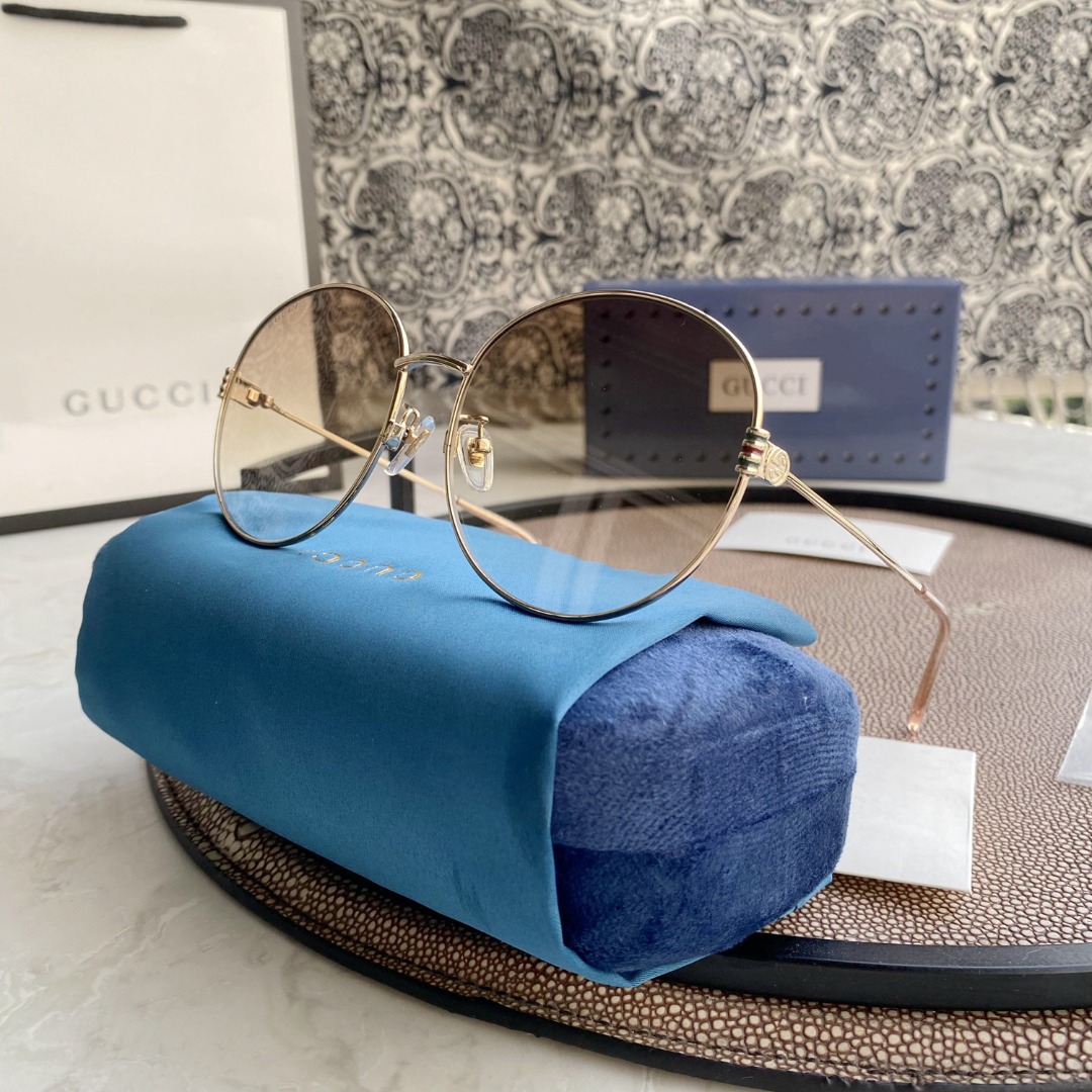 GG1336O Gold Oval Stainless Steel Frame