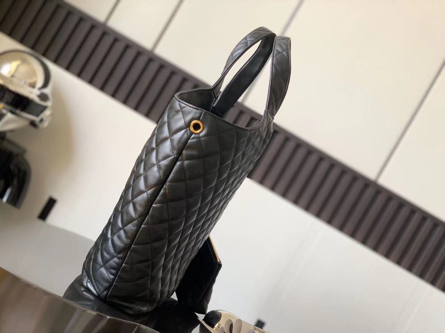 ICARE MAXI SHOPPING BAG IN QUILTED LAMBSKIN