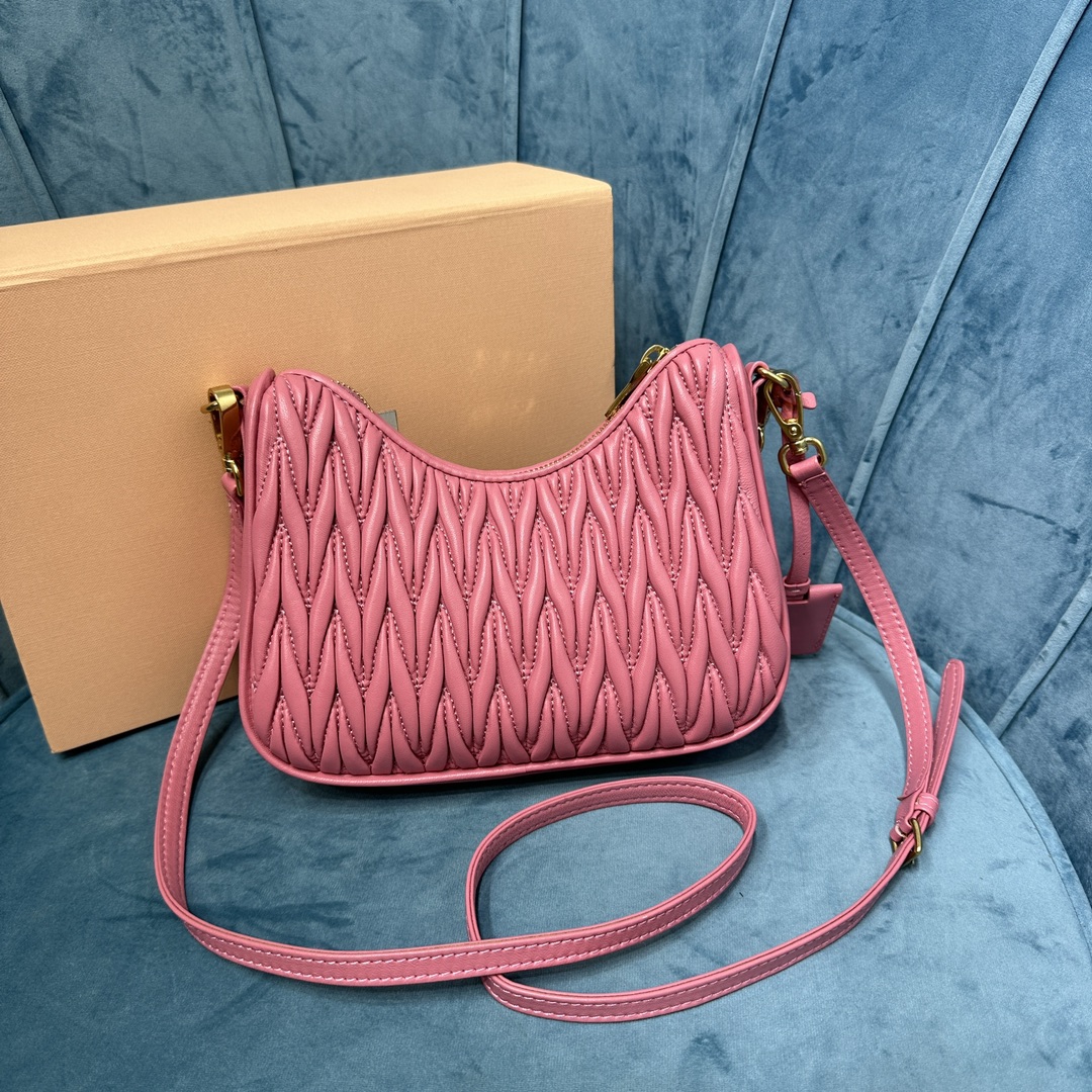 Matelassé Leather bag