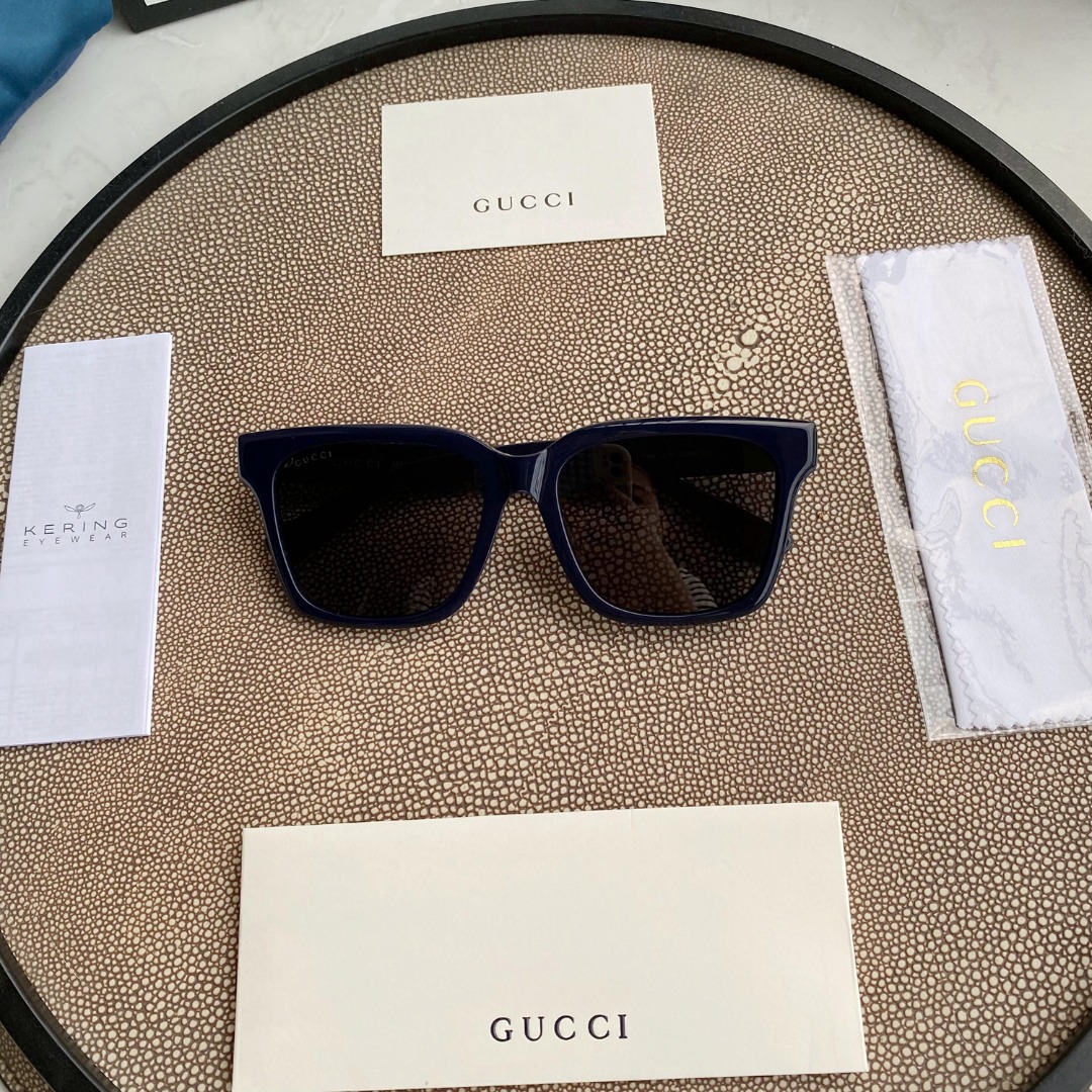 Gucci acetate sunglasses with logo
